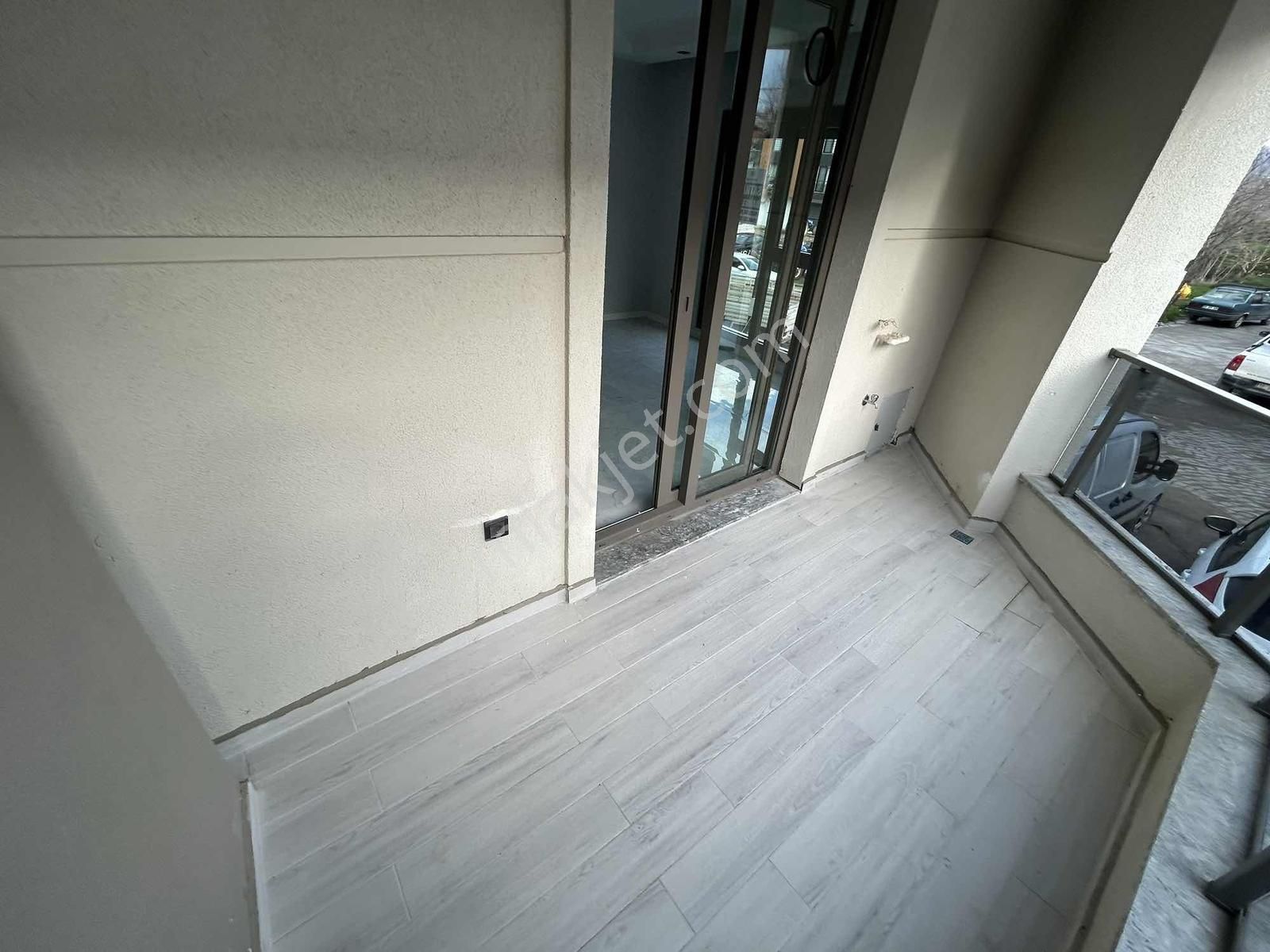 Onmax Kocacami'de Satılık 2+1 Ebeveyn Banyolu Daire - Görsel 9