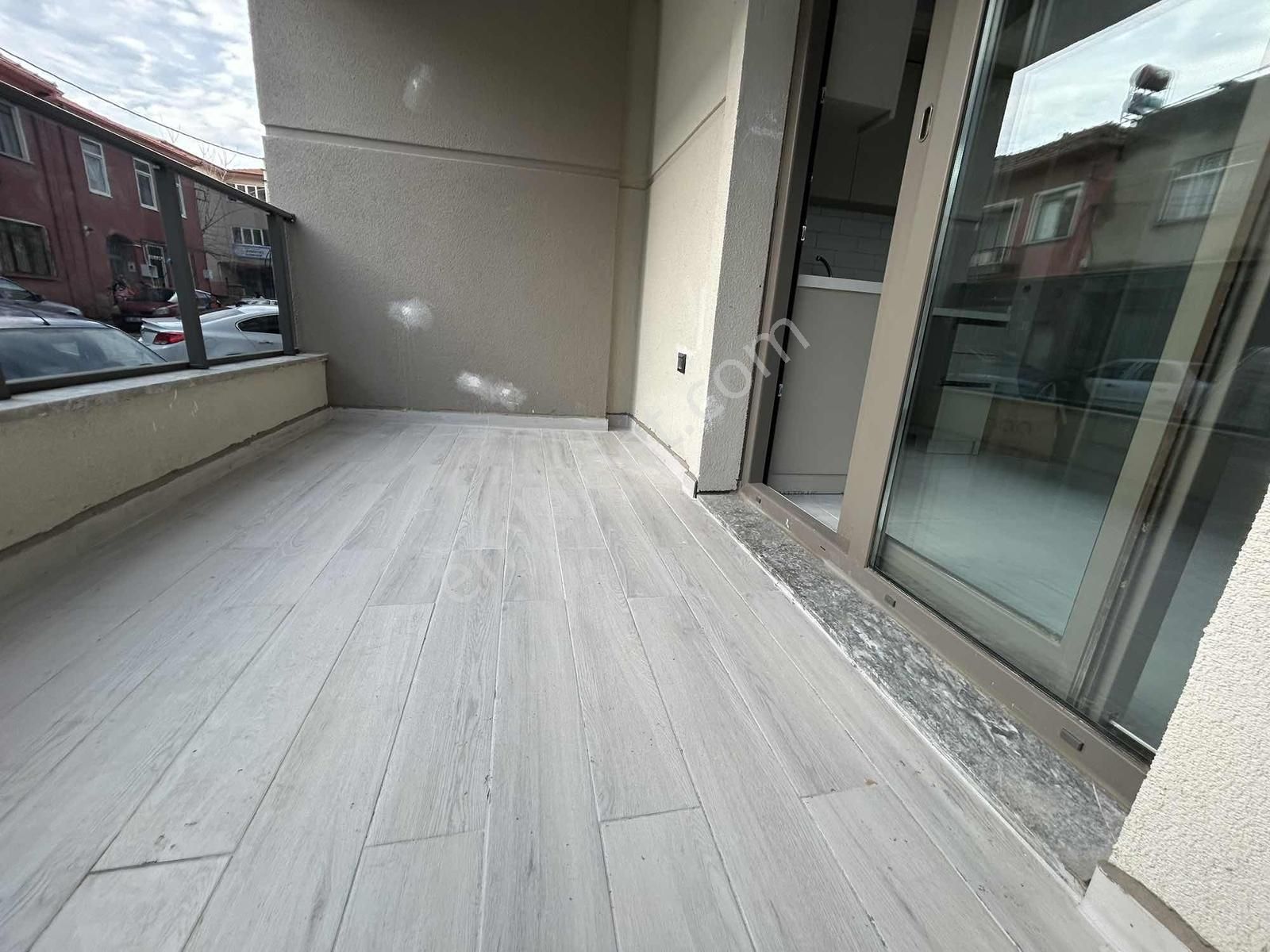 Onmax Kocacami'de Satılık 2+1 Ebeveyn Banyolu Daire - Görsel 2