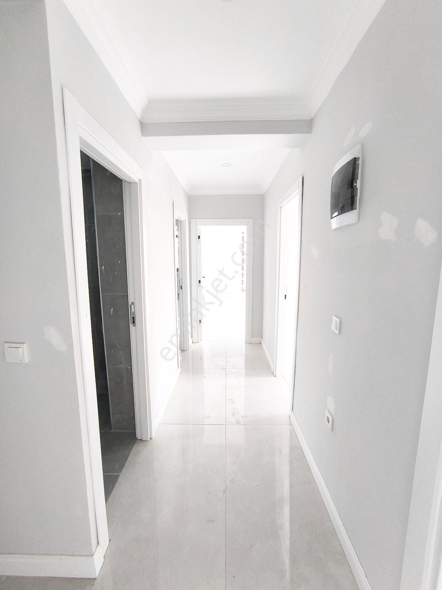 E5 Metro Yakını 3+1 6,kat Köşe Daire Otoparklı - Görsel 9