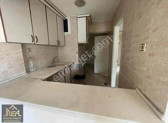 Alsancak Kahramanlar Kapısı Yakının Da ,2+1 Asansörlü Daire - Görsel 6