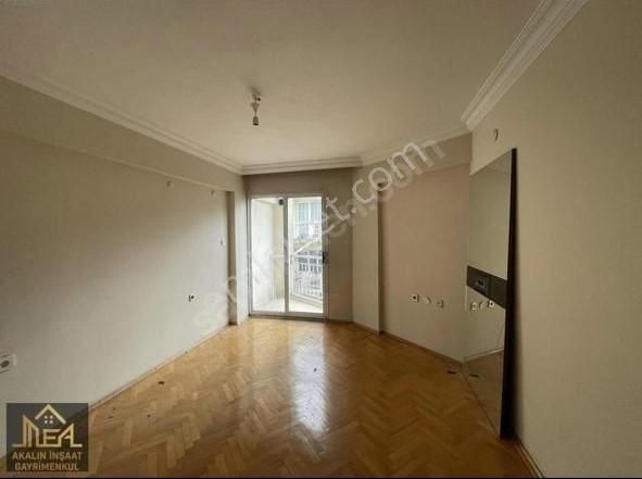 Alsancak Kahramanlar Kapısı Yakının Da ,2+1 Asansörlü Daire - Görsel 9