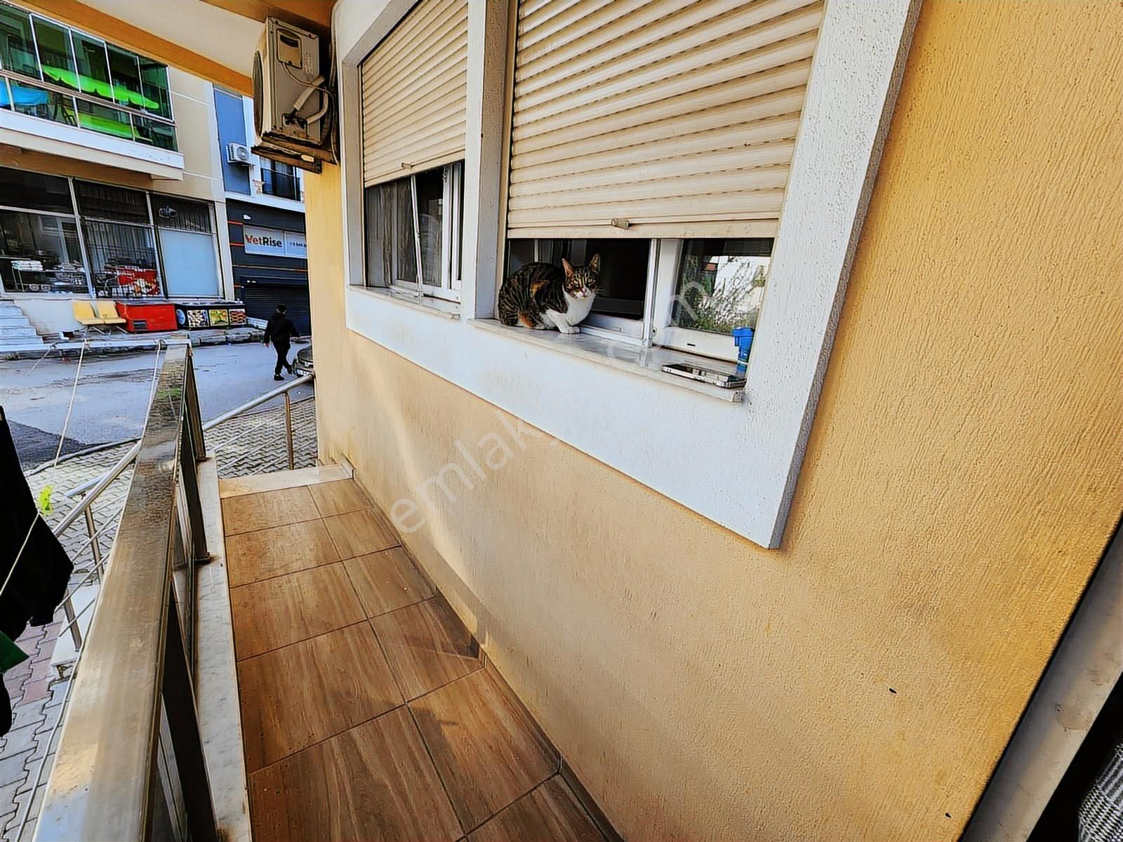 Fikri Altay Mahallesinde Merkezi Konumda Satılık 2+1 Daire - Görsel 27