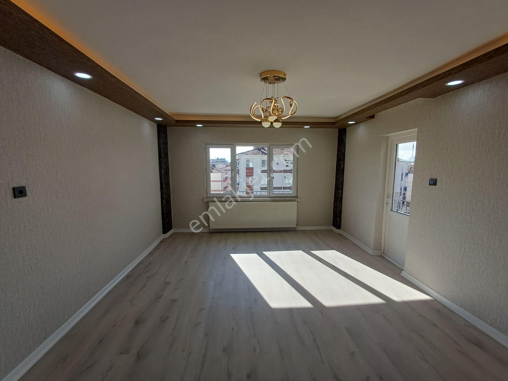 Yazıcı Dan Sincan İstasyon Mahallesinde Cadde Üzerinde Satılık 3+1 Daire - Görsel 2