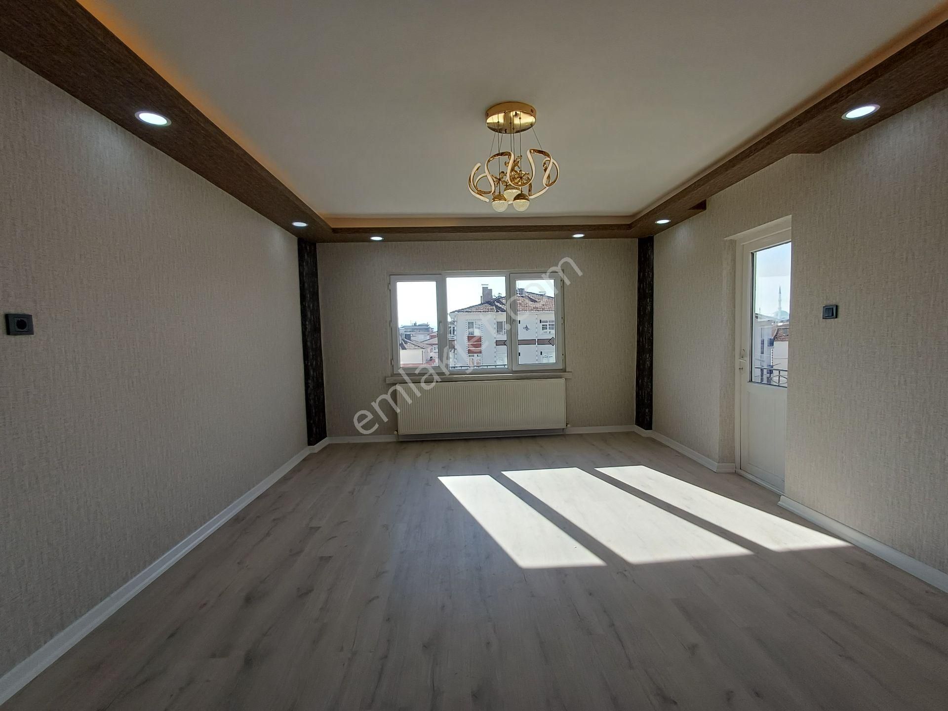 Yazıcı Dan Sincan İstasyon Mahallesinde Cadde Üzerinde Satılık 3+1 Daire - Görsel 3