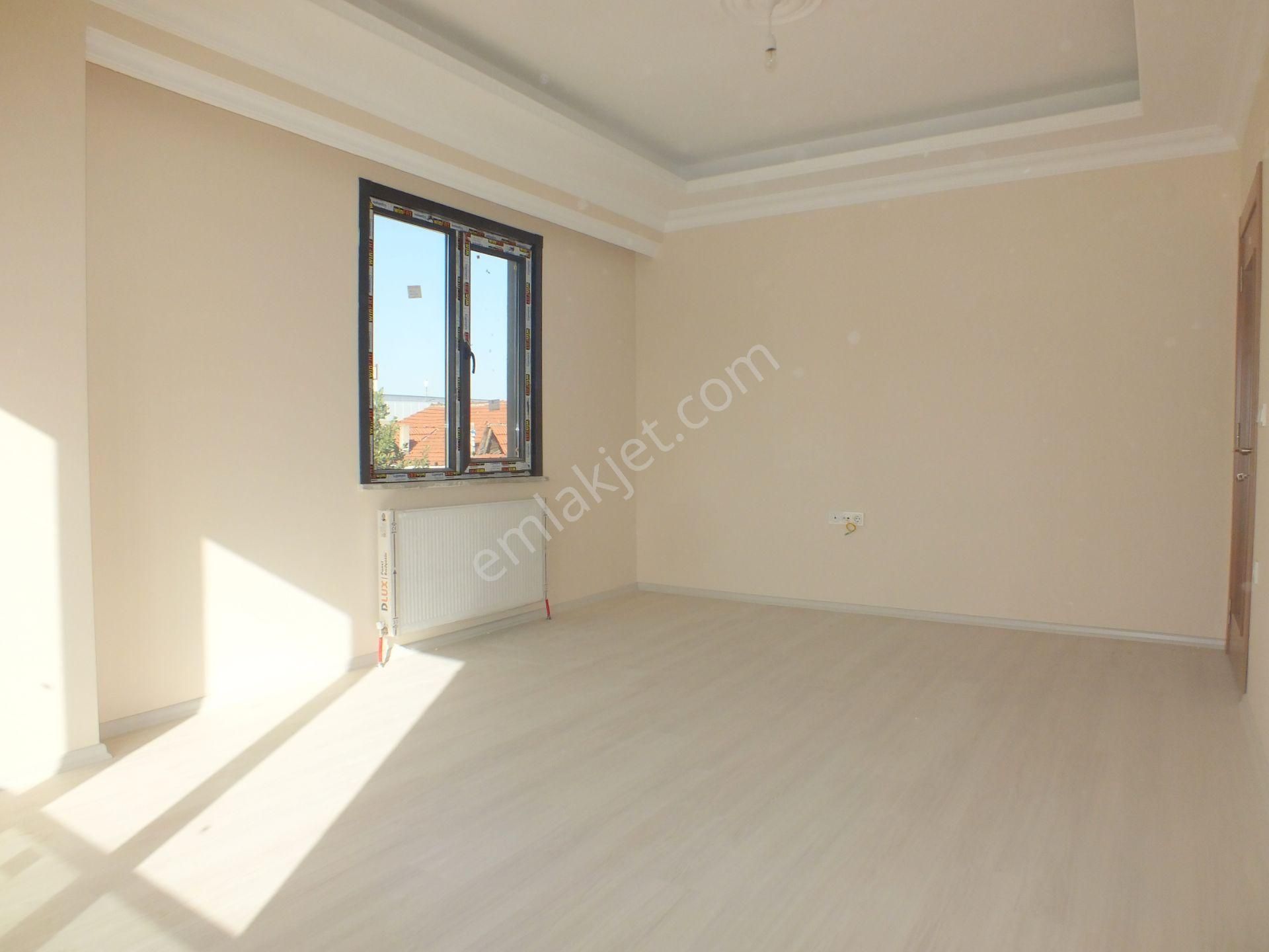 Mertcan'dan Safa Caddesi 4dk İskanlı Balkonlu Ara Kat 2+1 Daire - Görsel 4