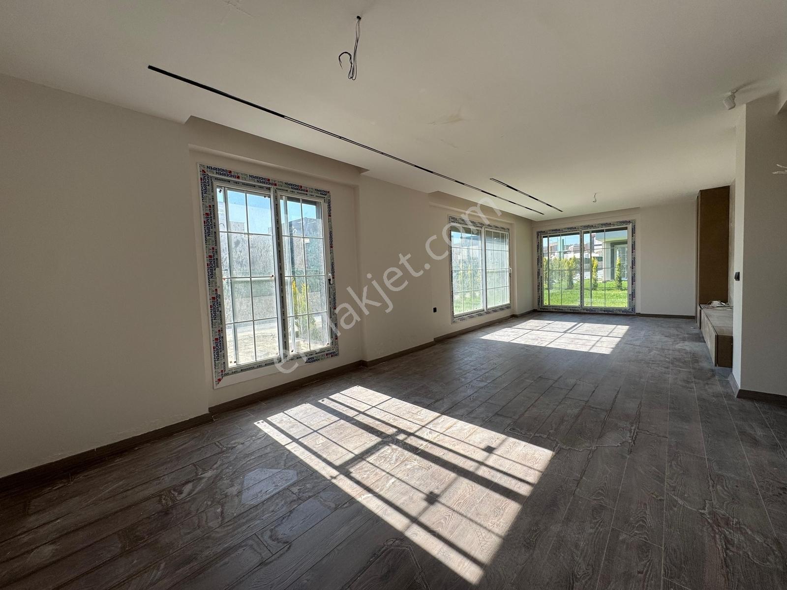 Kabasakal'da İzzet Oklu İnş/site/3+1/dublex/bağımsız Köşe Villa - Görsel 6