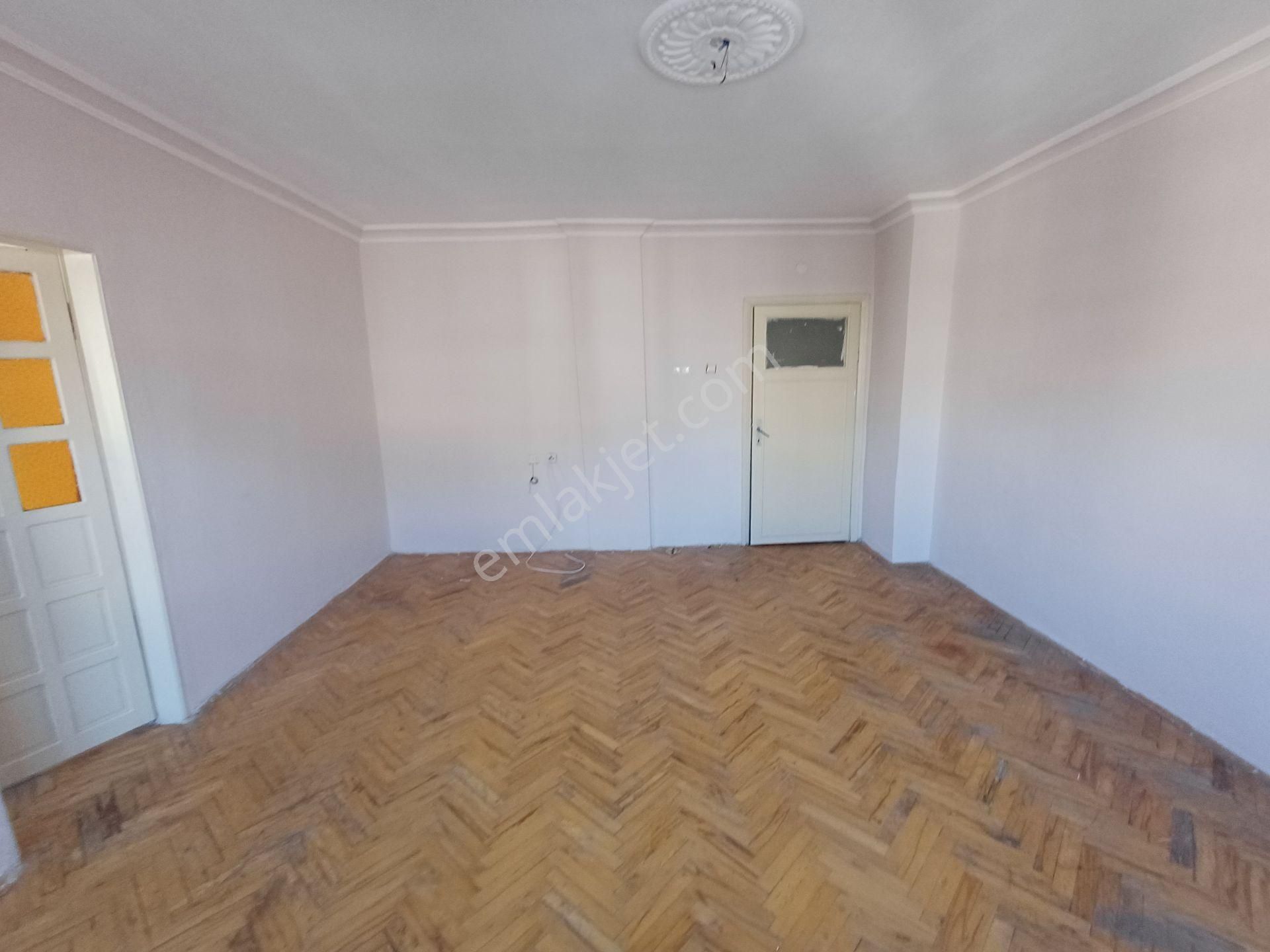 Sincan Tandoğan Mah.de Çarşı Merkeze Yakın Kiralık 3+1 Daire - Görsel 4