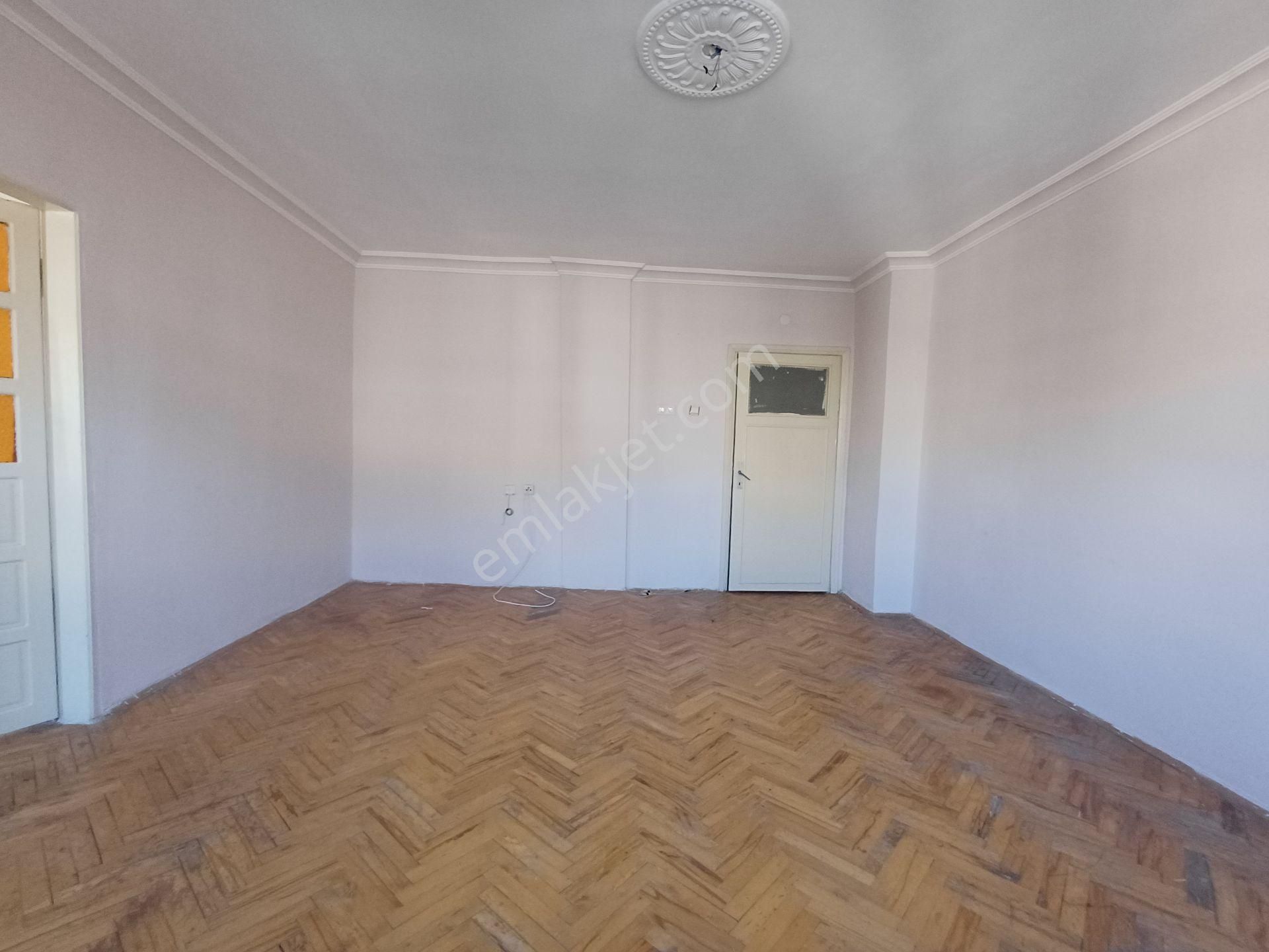Sincan Tandoğan Mah.de Çarşı Merkeze Yakın Kiralık 3+1 Daire - Görsel 5
