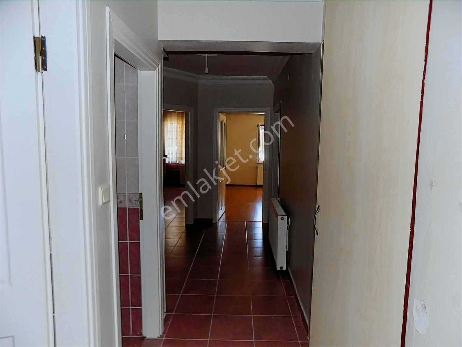 Özgen'den 120m2 3+1 Giriş Altı Kiralık Daire - Görsel 12