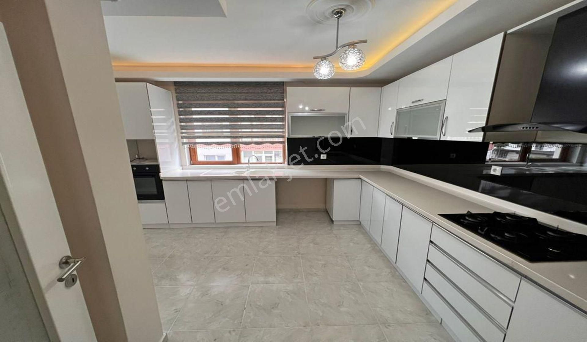 Ataparkın En İyi Dairesi Filistin Parkı Yanı 4+1 Site Konsepti