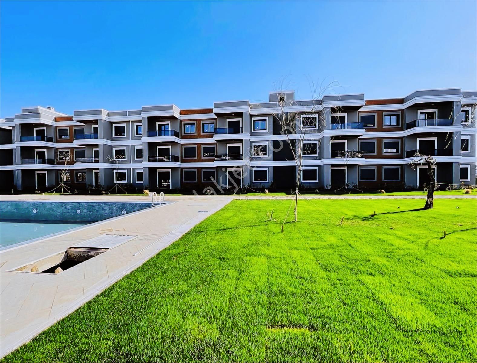 Divavesta'dan Menderes De Site İçerisinde Kiralık 2+1 Daire