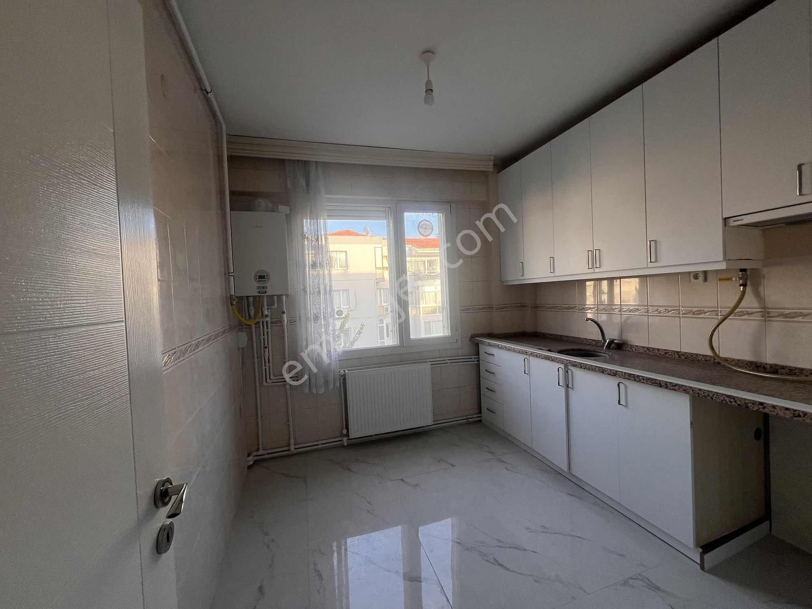 İnönü Cadde Yanı Araphasanda 3+1 Köşe Satılık Ara-kat Daire - Görsel 18