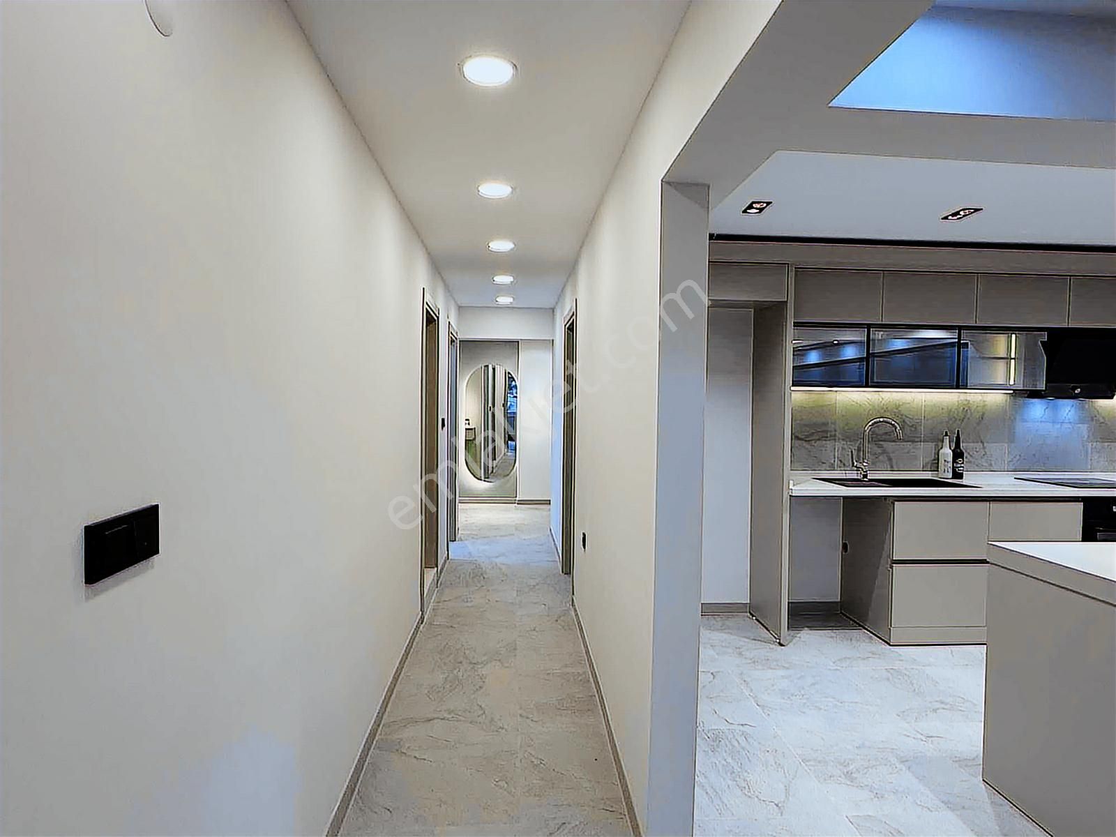 Balçova Sakarya Caddesinde 3+1 Ara-kat Satılık Daire - Görsel 12