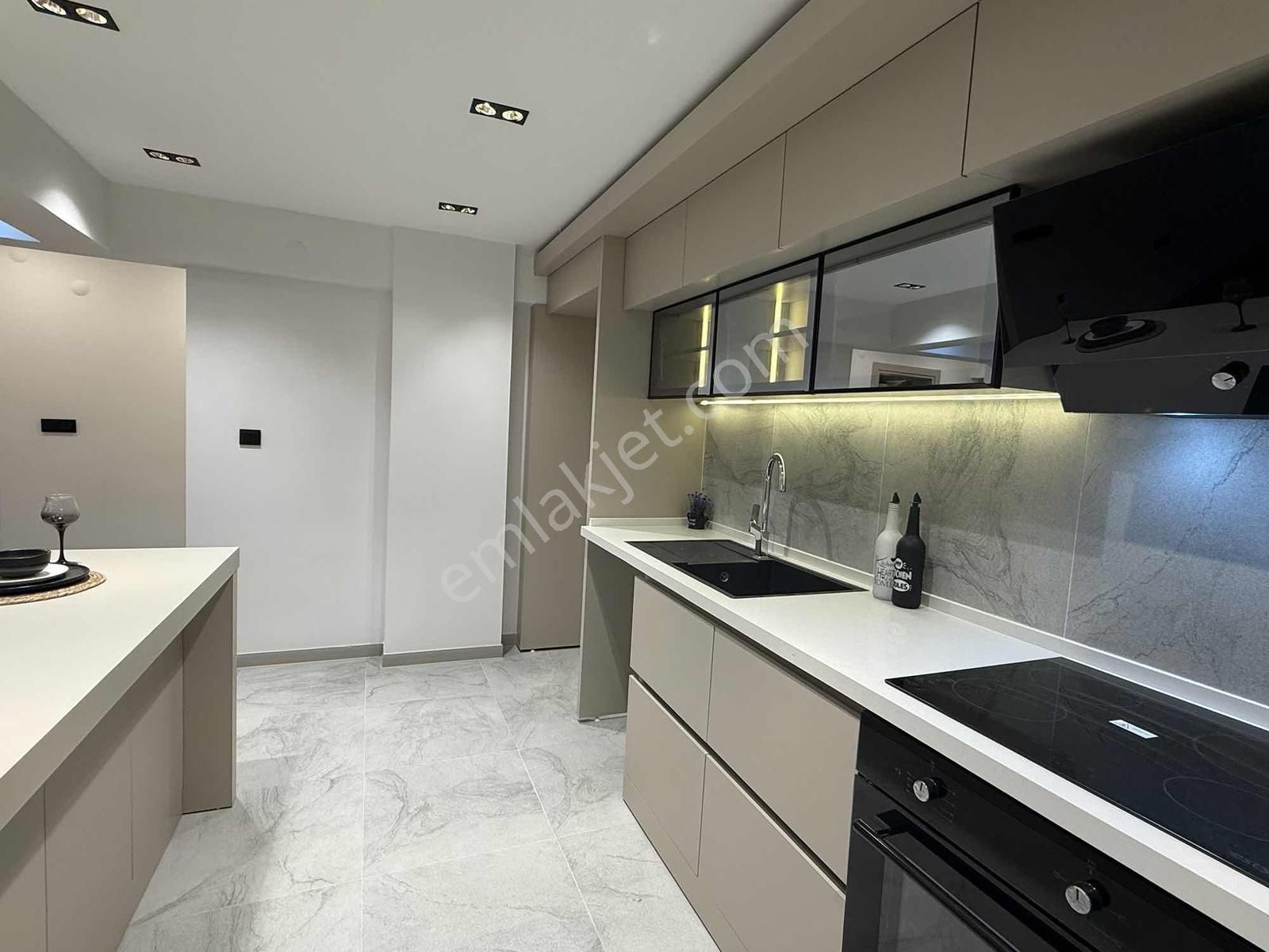 Balçova Sakarya Caddesinde 3+1 Ara-kat Satılık Daire - Görsel 4