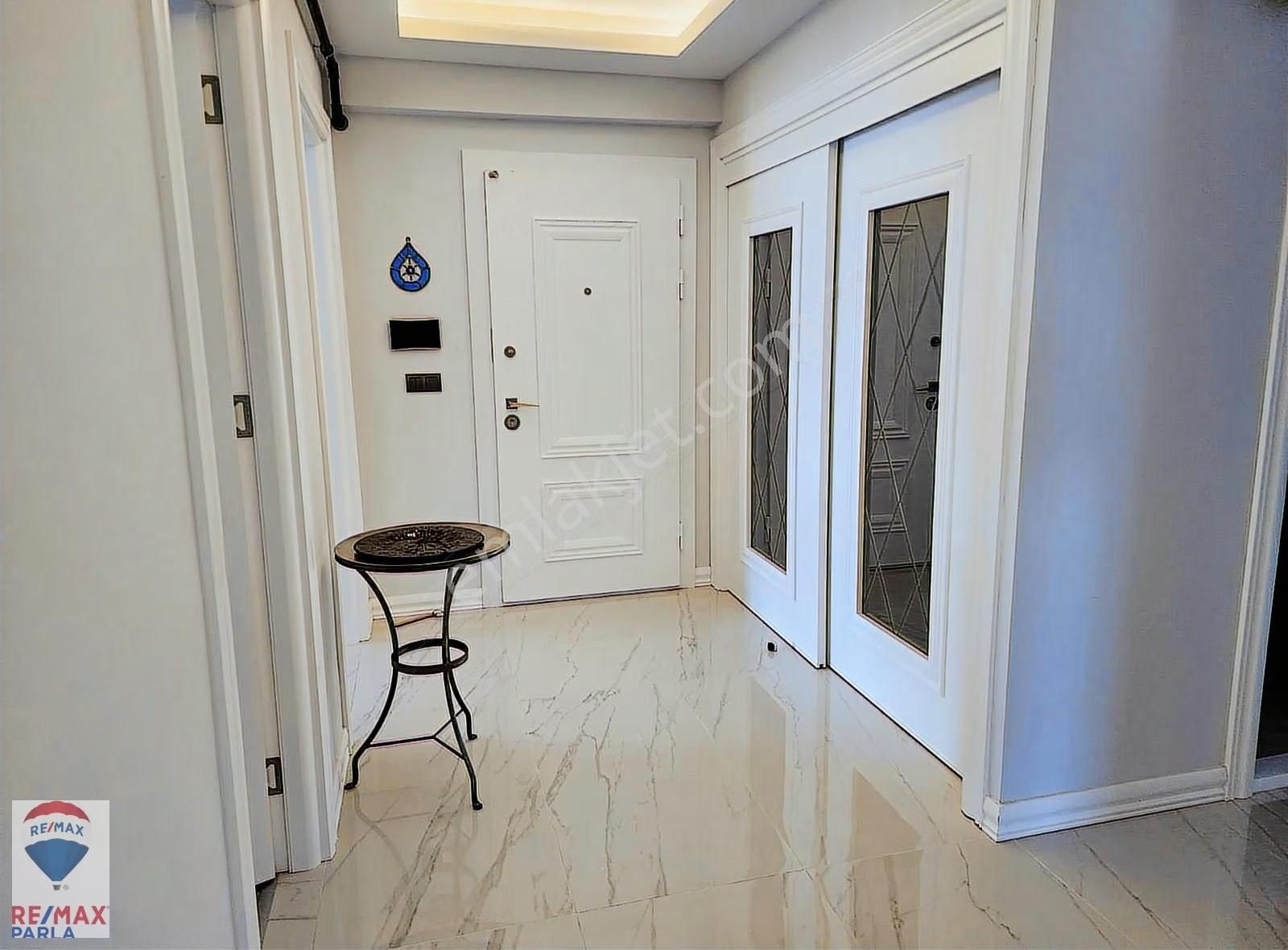 Atakum Büyükoyumcada 175 M² Deniz Manzaralı, Full Eşyalı 4+1 - Görsel 8