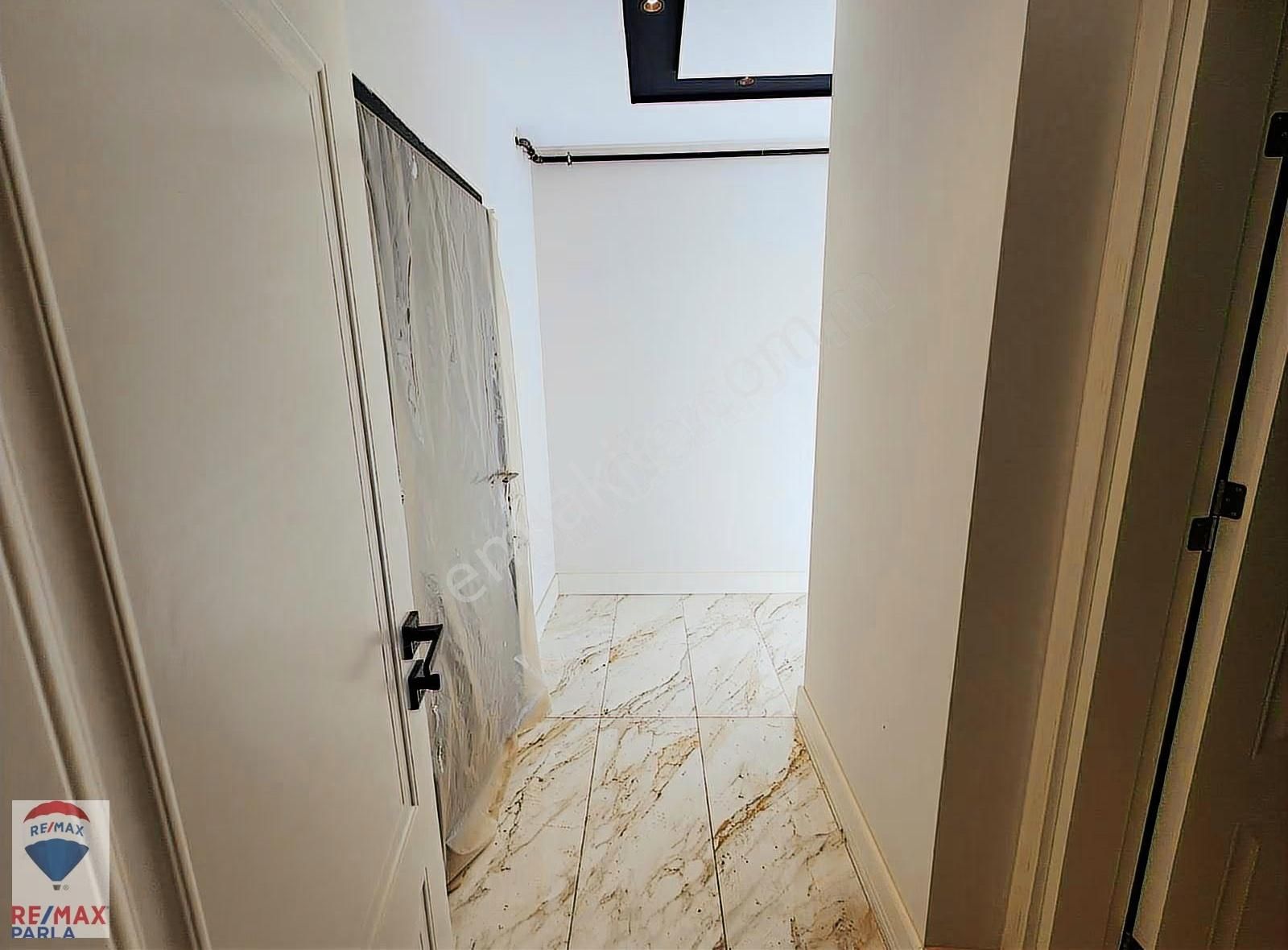 56'ların Başlangıcında Sıfır Daire Ofis Kullanımına Uygun - Görsel 11