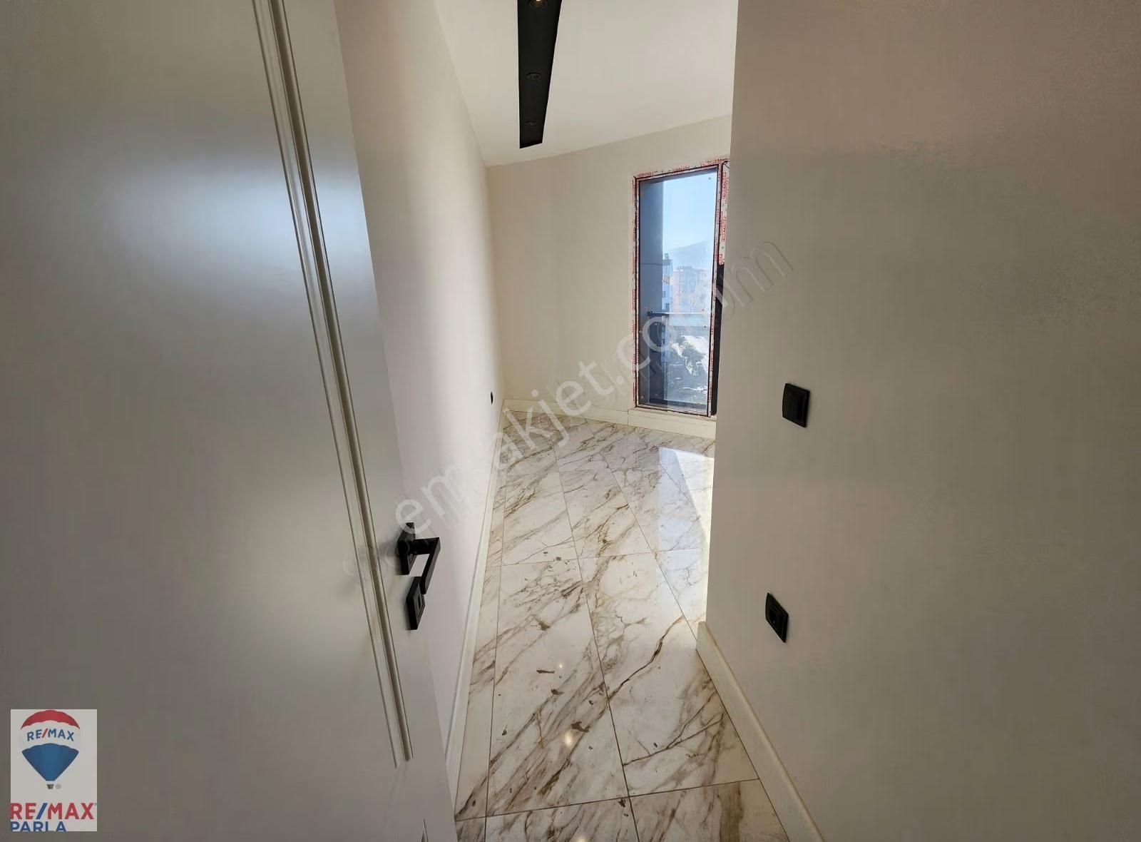 56'ların Başlangıcında Sıfır Daire Ofis Kullanımına Uygun - Görsel 23