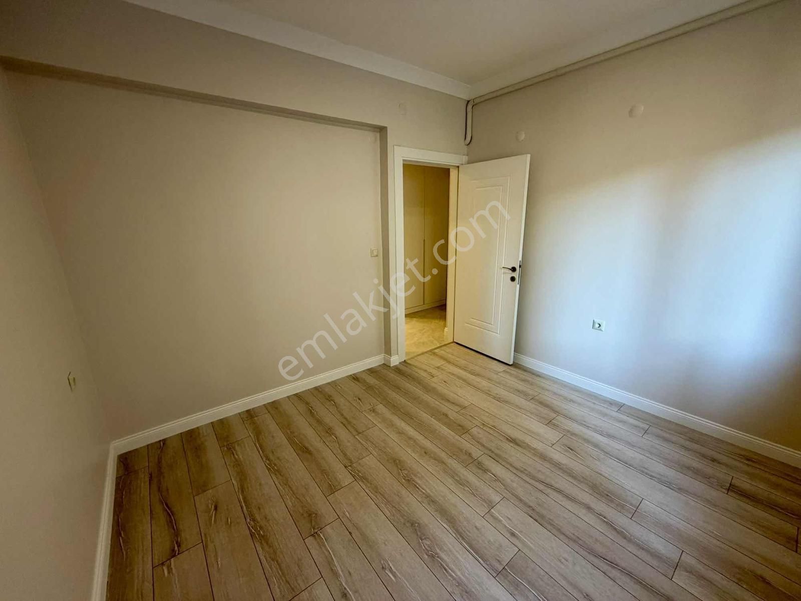 Güzelyalıda İnönü Cadde Paraleli 3+1 Satılık Daire - Görsel 6