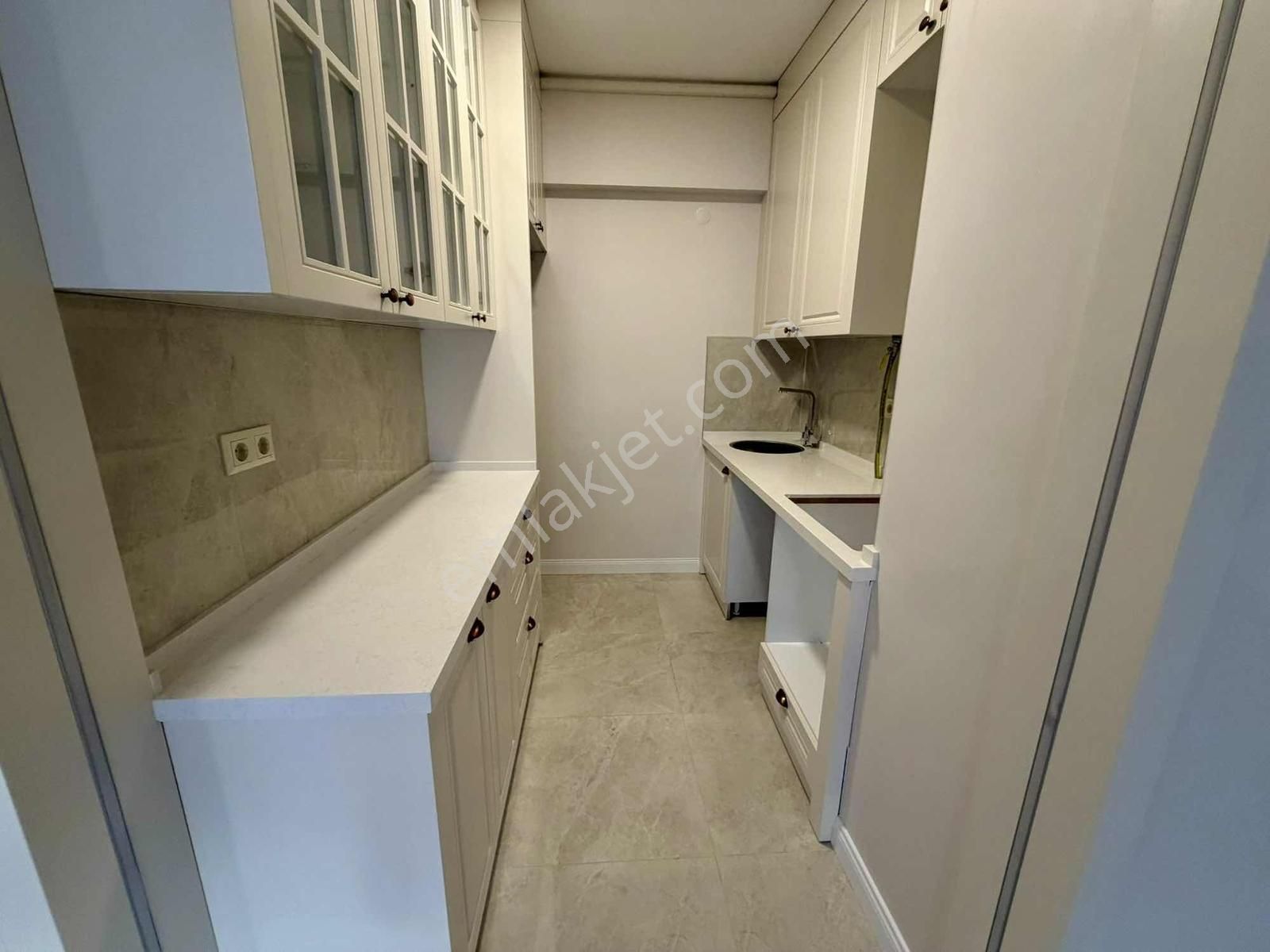 Güzelyalıda İnönü Cadde Paraleli 3+1 Satılık Daire - Görsel 11