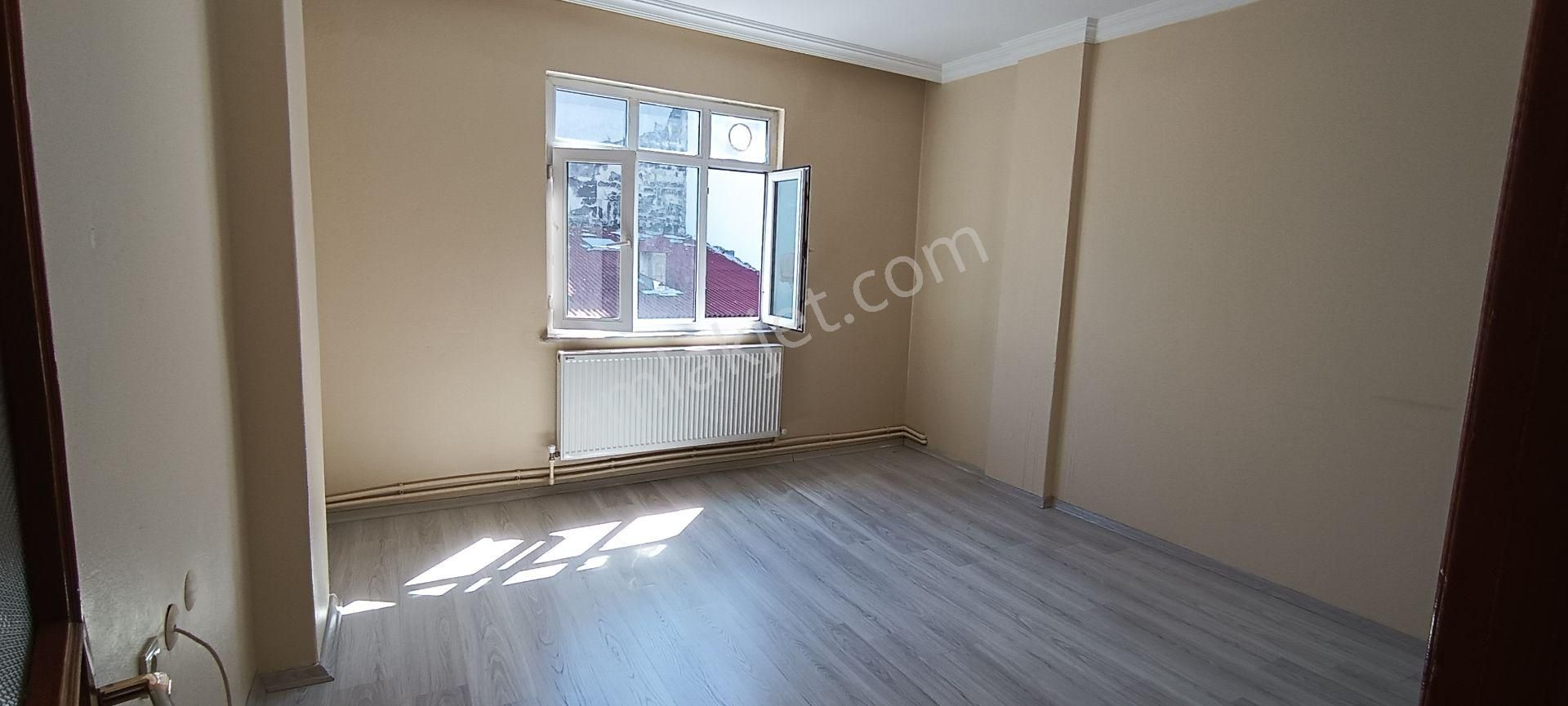 Memura Kiralık 4,kat Daire Zafer Mh Pazarpazarında