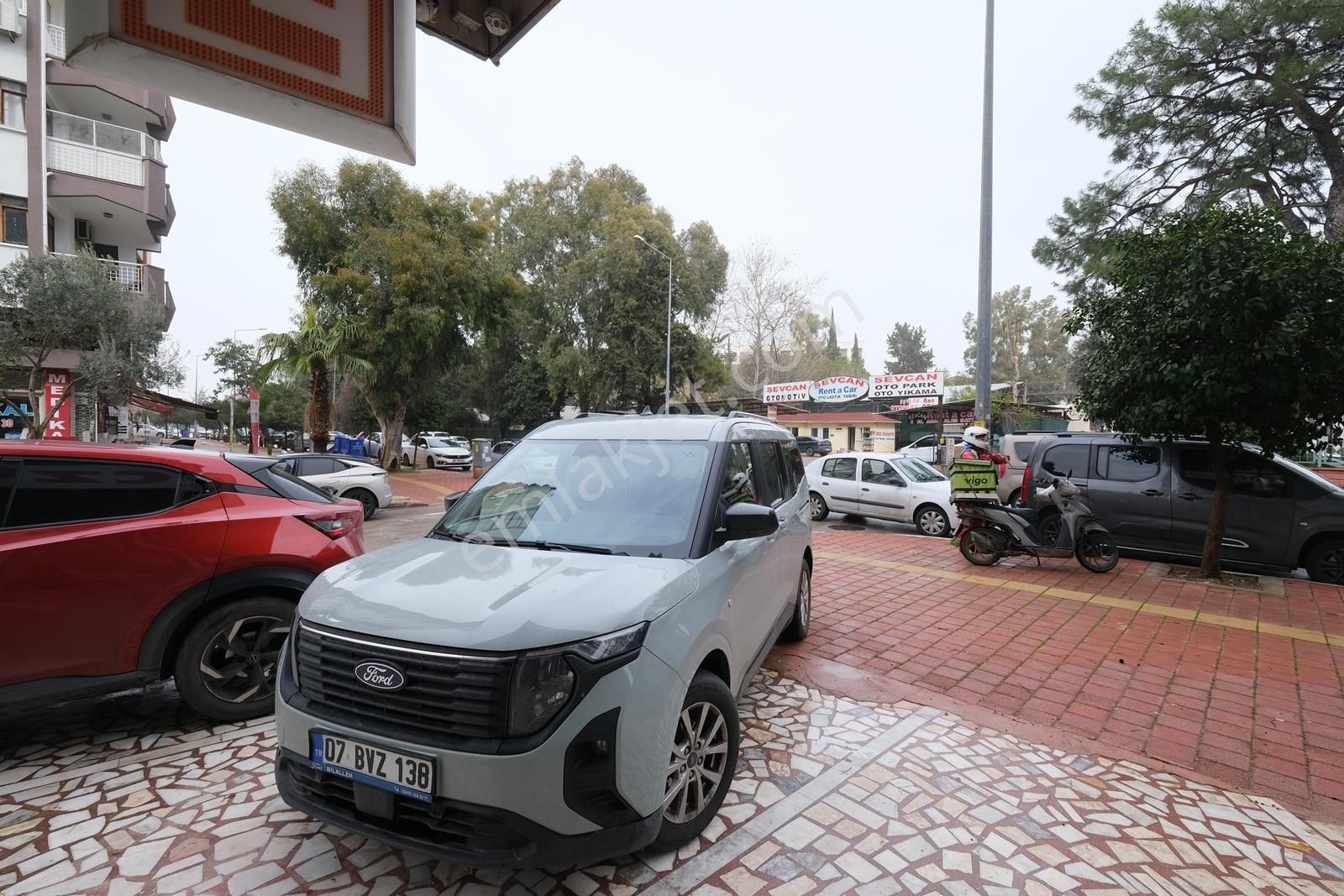 Çağrı Emlak'tan Güllük Caddesinde Asma Katlı Köşe Dükkan - Görsel 3