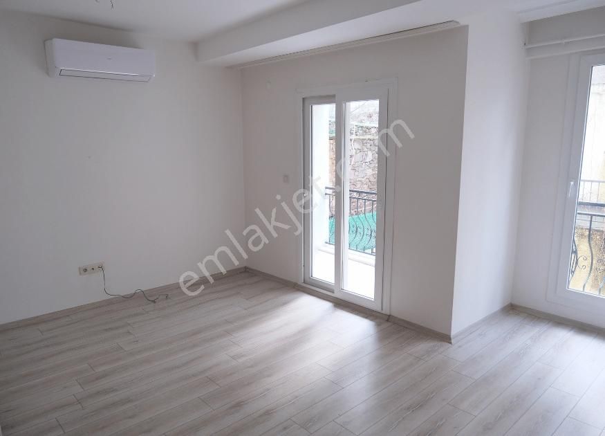 Üçyol Yakını 2+1 5 Yıllık Binada Satılık Daire - Görsel 4