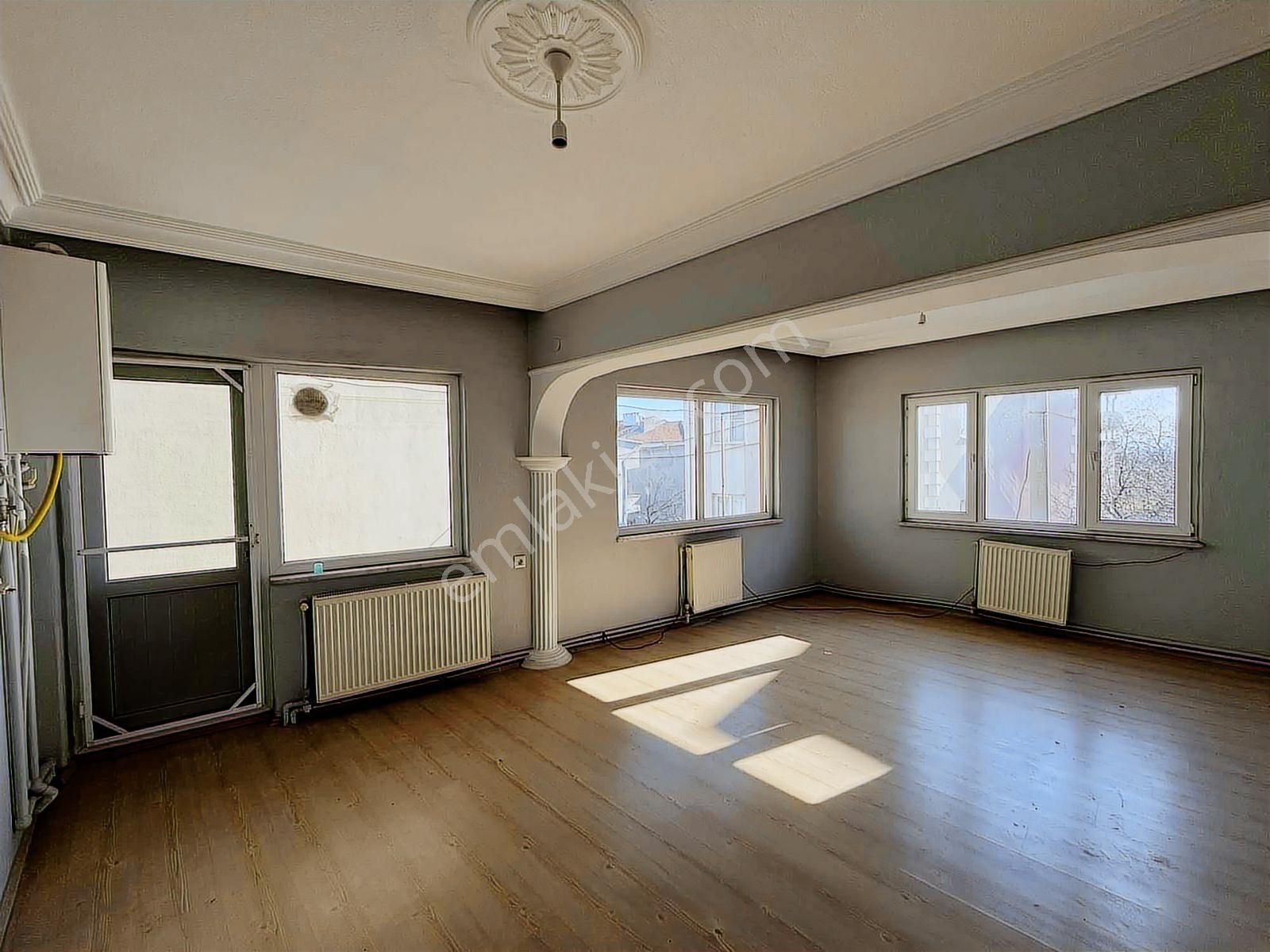 Hasan Basri Çantay Mah. 2+1 Tadilatlı Daire - Görsel 17