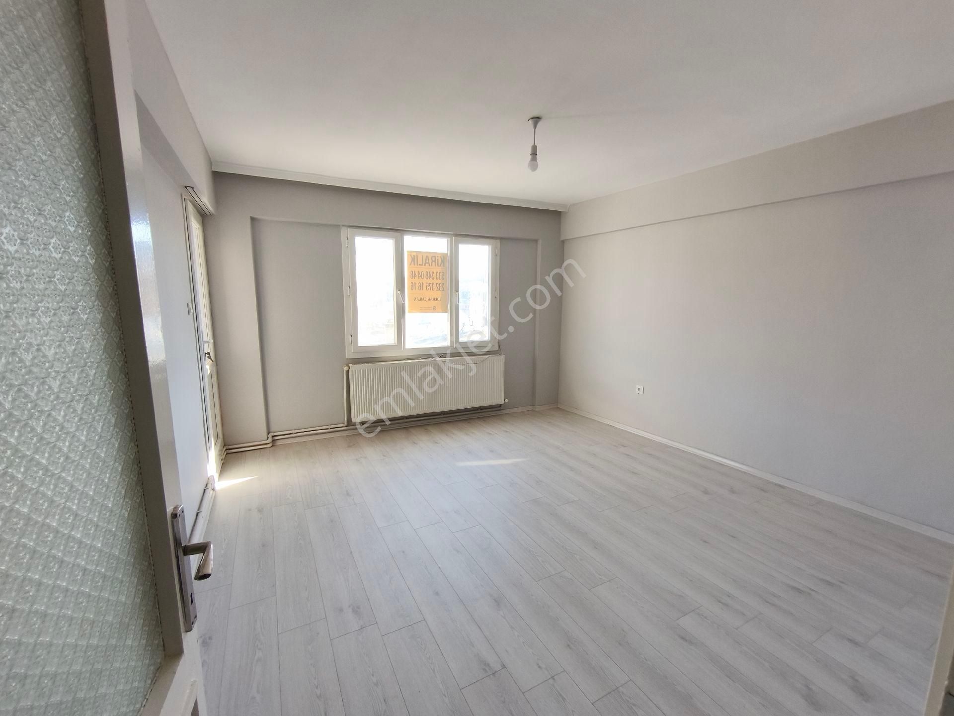 Bornova Merkezde Arakat 3+1 Kiralık Daire - Görsel 6