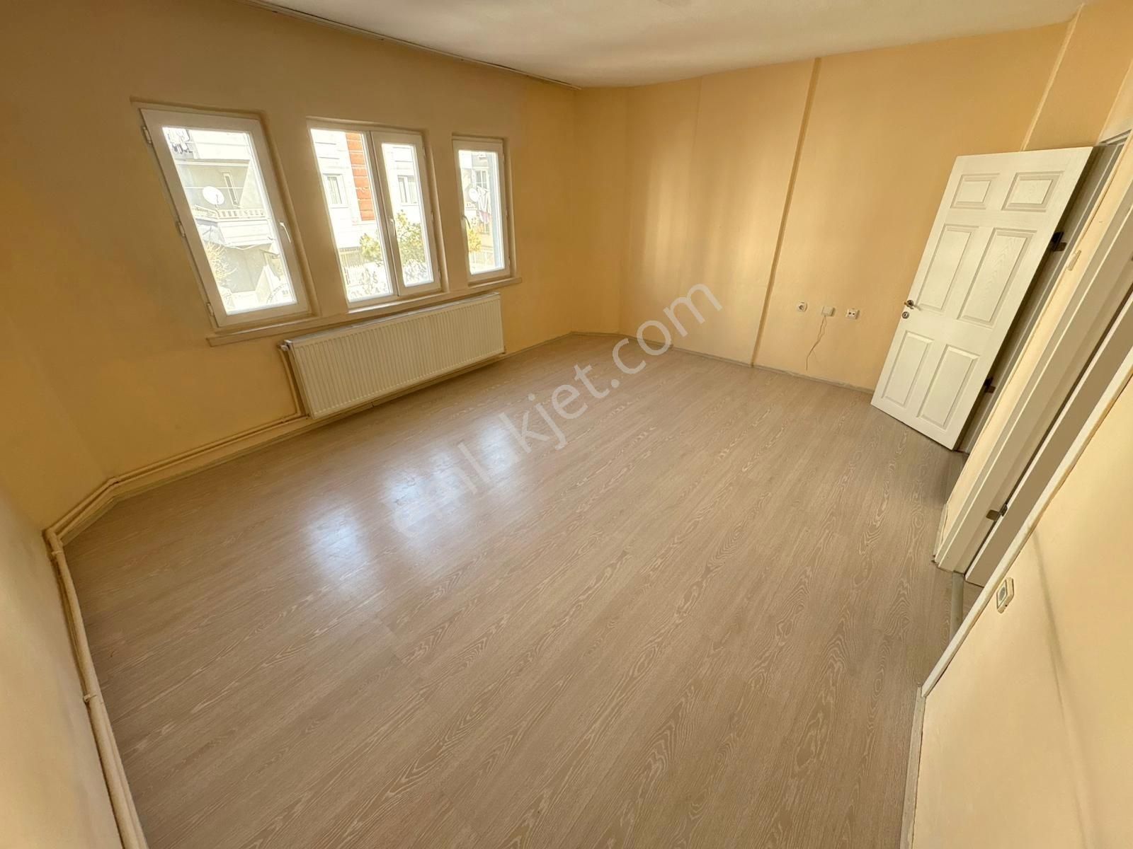 "plevne'nin Merkezinde 2+1 Ara Kat Ön Cephe'de %70 Kredi İmkanı" - Görsel 9