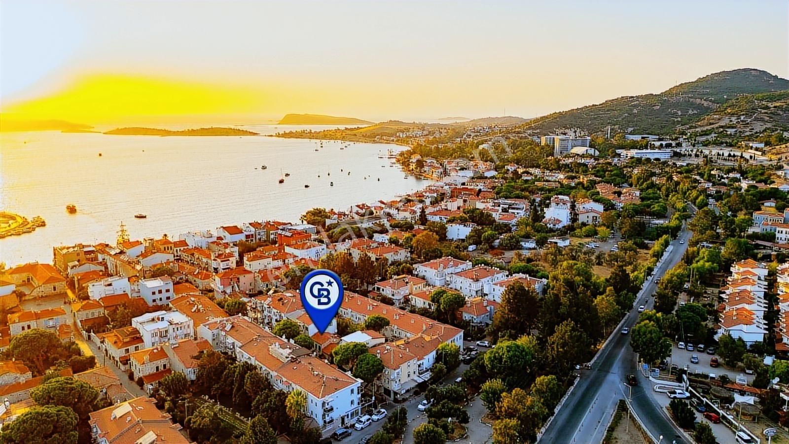 Eski Foça'da Satılık Tescilli Tarihi Müstakil Taş Ev - Görsel 5