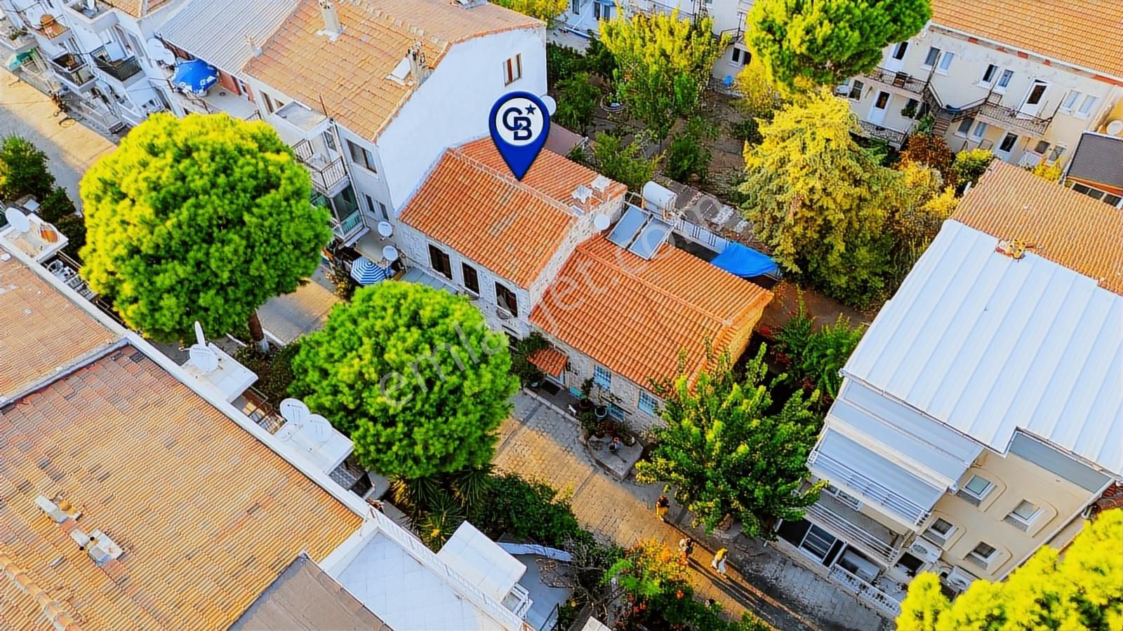 Eski Foça'da Satılık Tescilli Tarihi Müstakil Taş Ev - Görsel 9