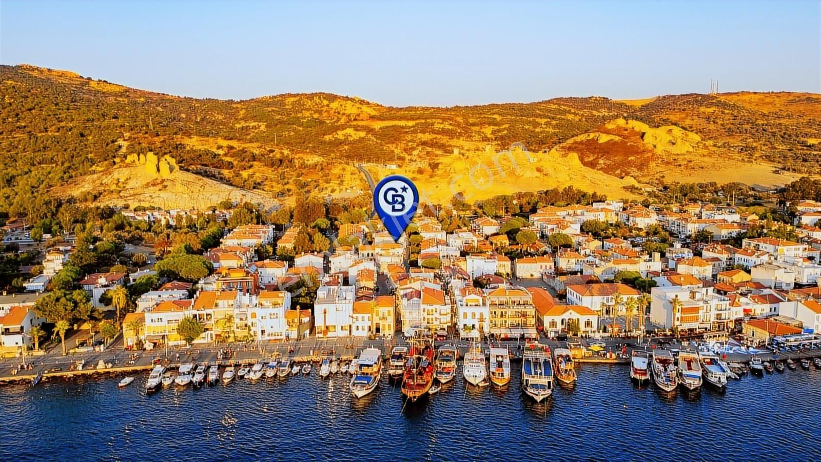 Eski Foça'da Satılık Tescilli Tarihi Müstakil Taş Ev - Görsel 35