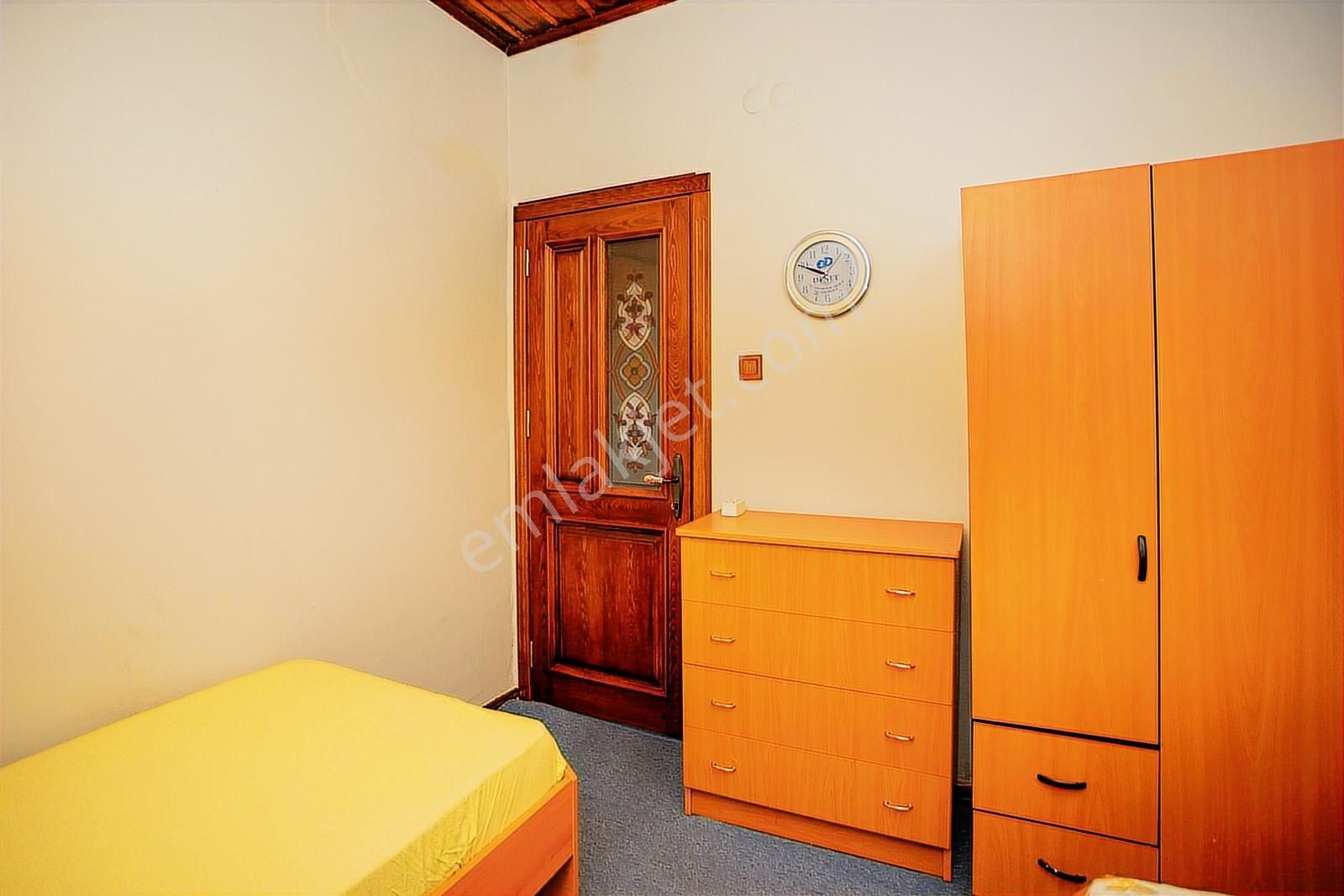 Eski Foça'da Satılık Tescilli Tarihi Müstakil Taş Ev - Görsel 25