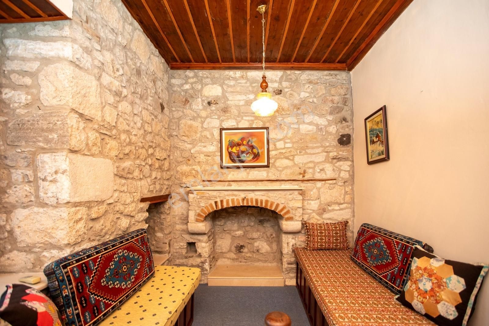 Eski Foça'da Satılık Tescilli Tarihi Müstakil Taş Ev - Görsel 8