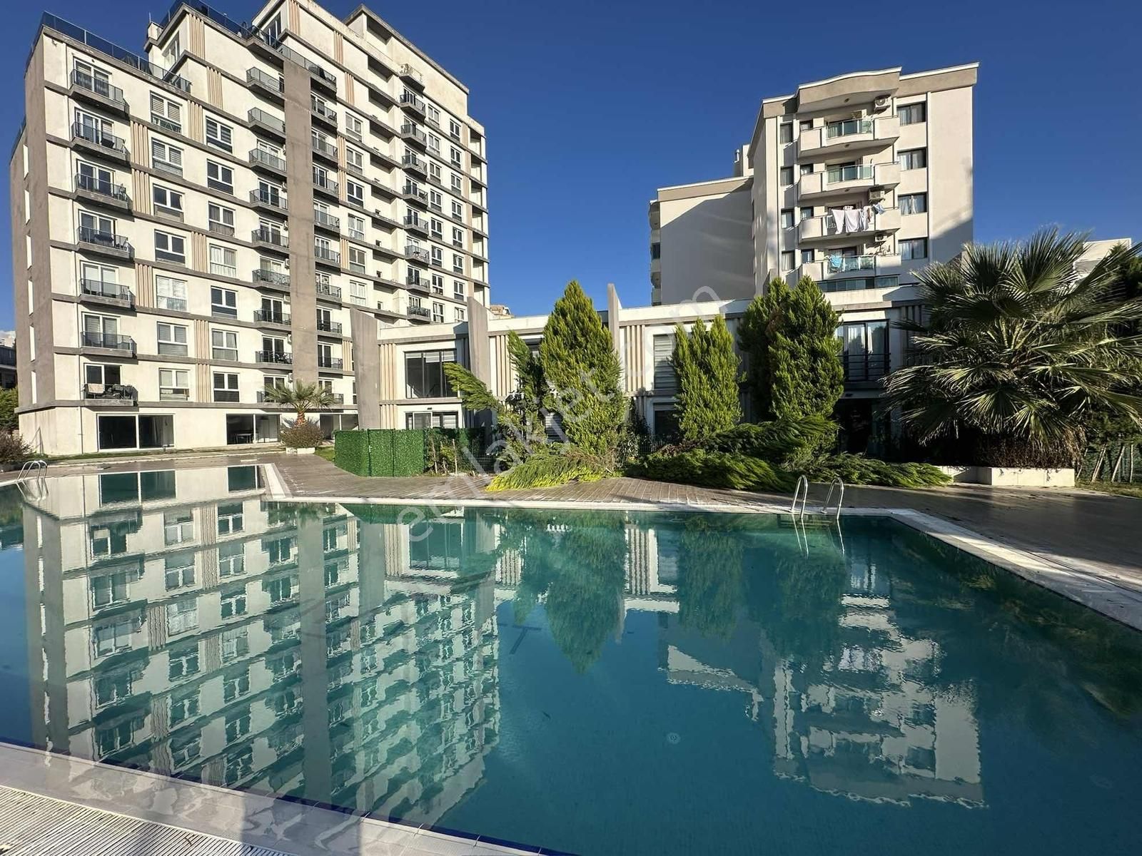 Bulut Emlak'tan Vita Loft Sitesinde Özel Yapım Havuzlu Lüxx 1+1