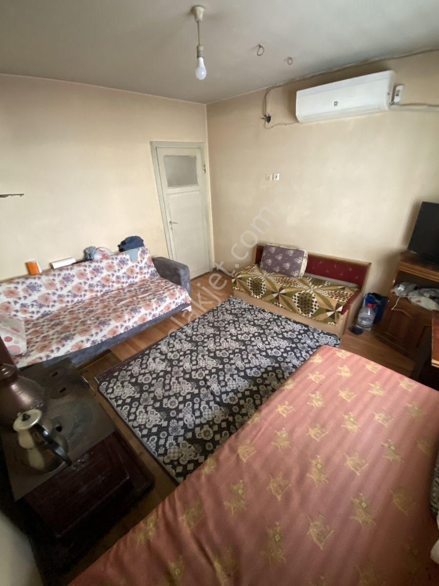 Tellidere Mahallesinde 2,5 Katlı Bahçeli Satılık Ev - Görsel 6