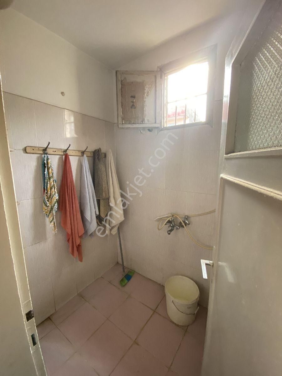 Tellidere Mahallesinde 2,5 Katlı Bahçeli Satılık Ev - Görsel 12