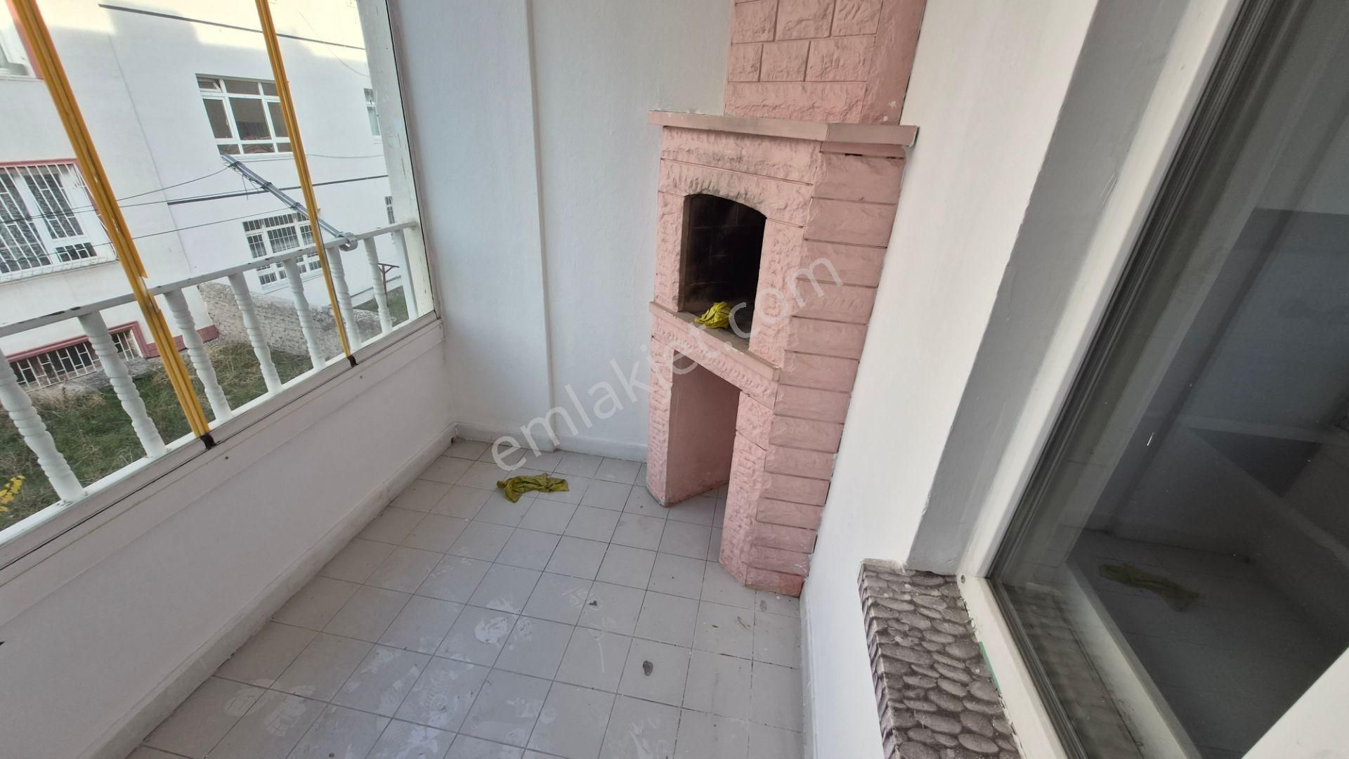 Kent Emlak'tan Tuzluçayırda 2 . Katta 3+1 125 Metre Satılık Daire - Görsel 11