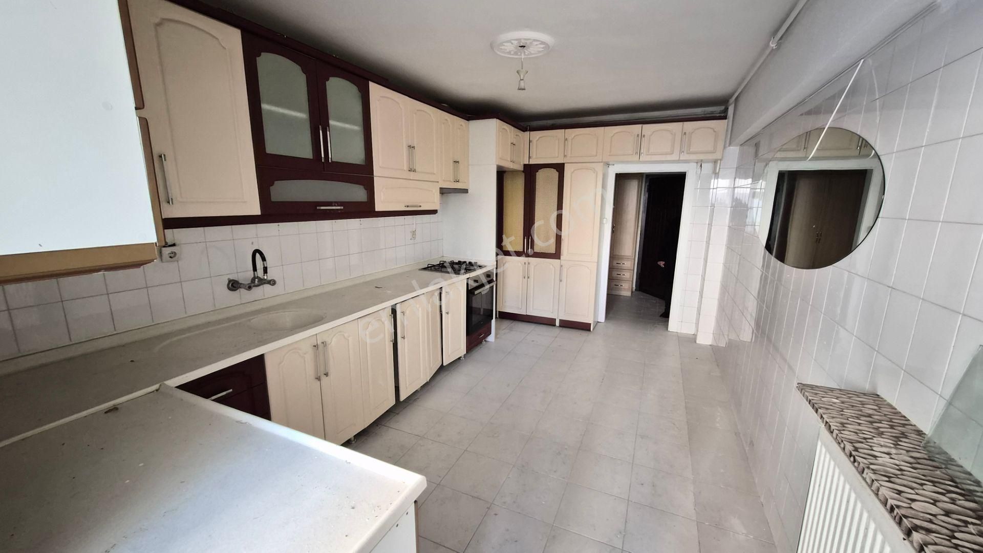 Kent Emlak'tan Tuzluçayırda 2 . Katta 3+1 125 Metre Satılık Daire - Görsel 9