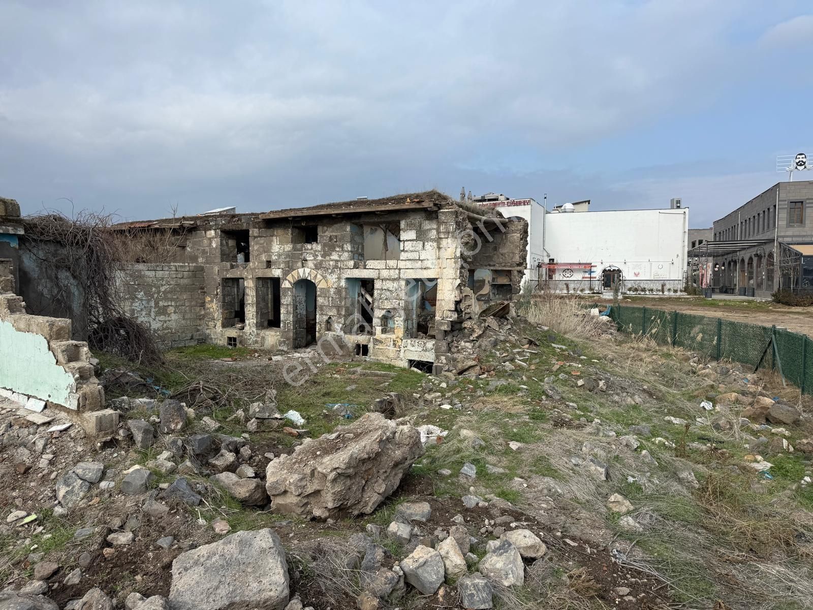 4 Ayaklı İle Arapşeh Cami Arasında1 Tanesi 160 Mt 2 1 Tanesi 90 Mt 2 160 Mt 2 Olan 15 Mlyn90 Mt 2 - Görsel 6