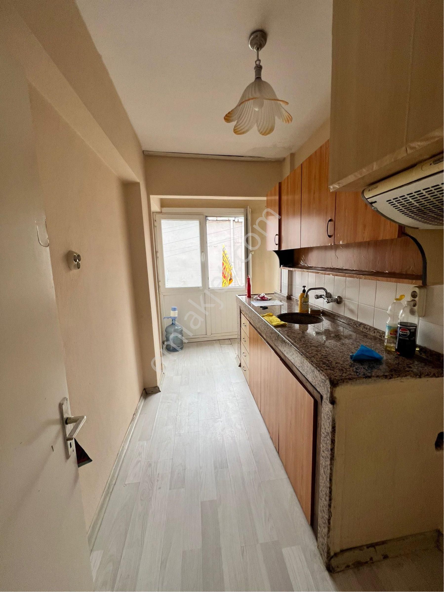 Eşrefpaşa Evlendirme Dairesine Yakın 1 + 1 Kiralık Daire - Görsel 14