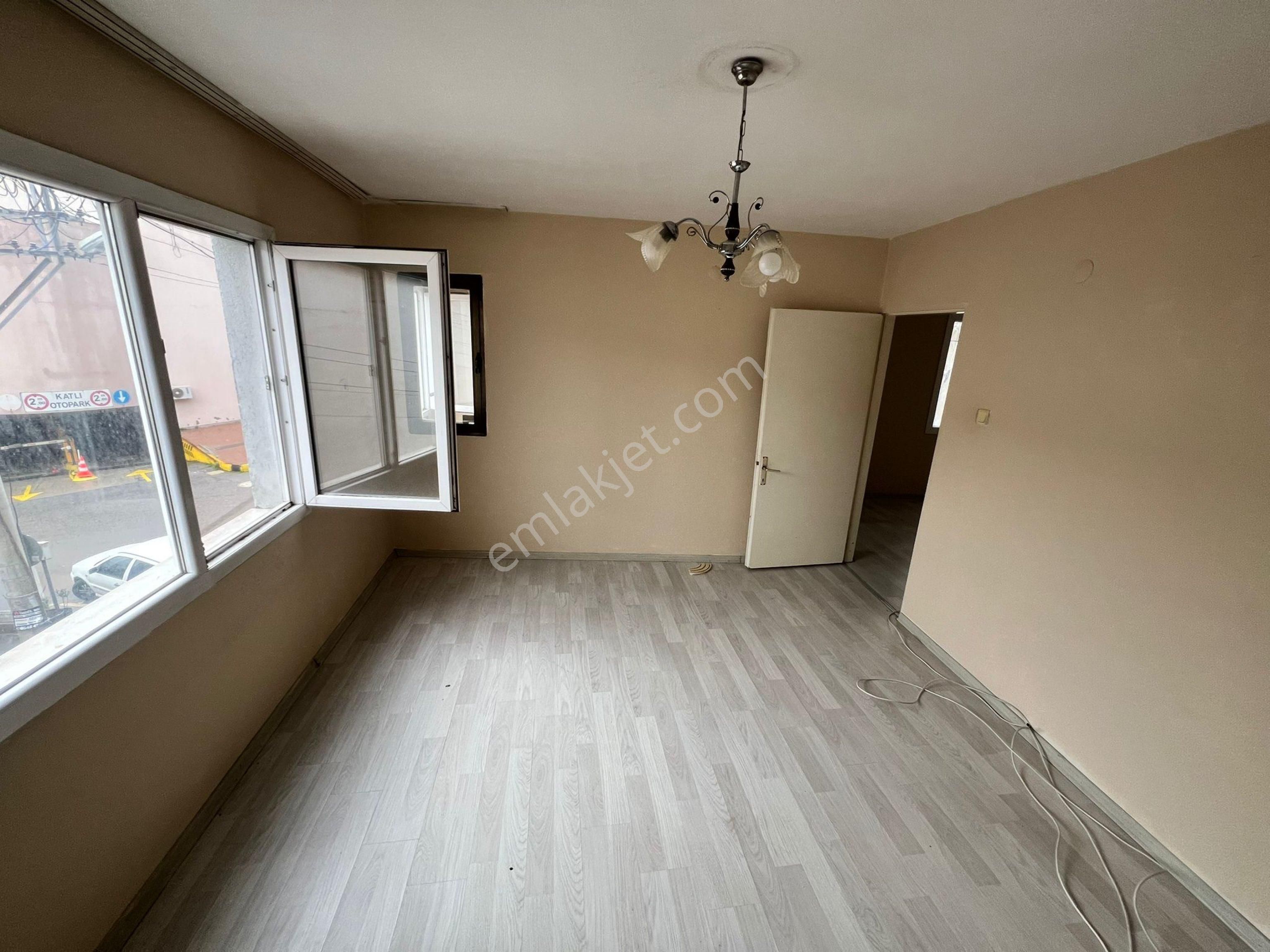 Eşrefpaşa Evlendirme Dairesine Yakın 1 + 1 Kiralık Daire - Görsel 3