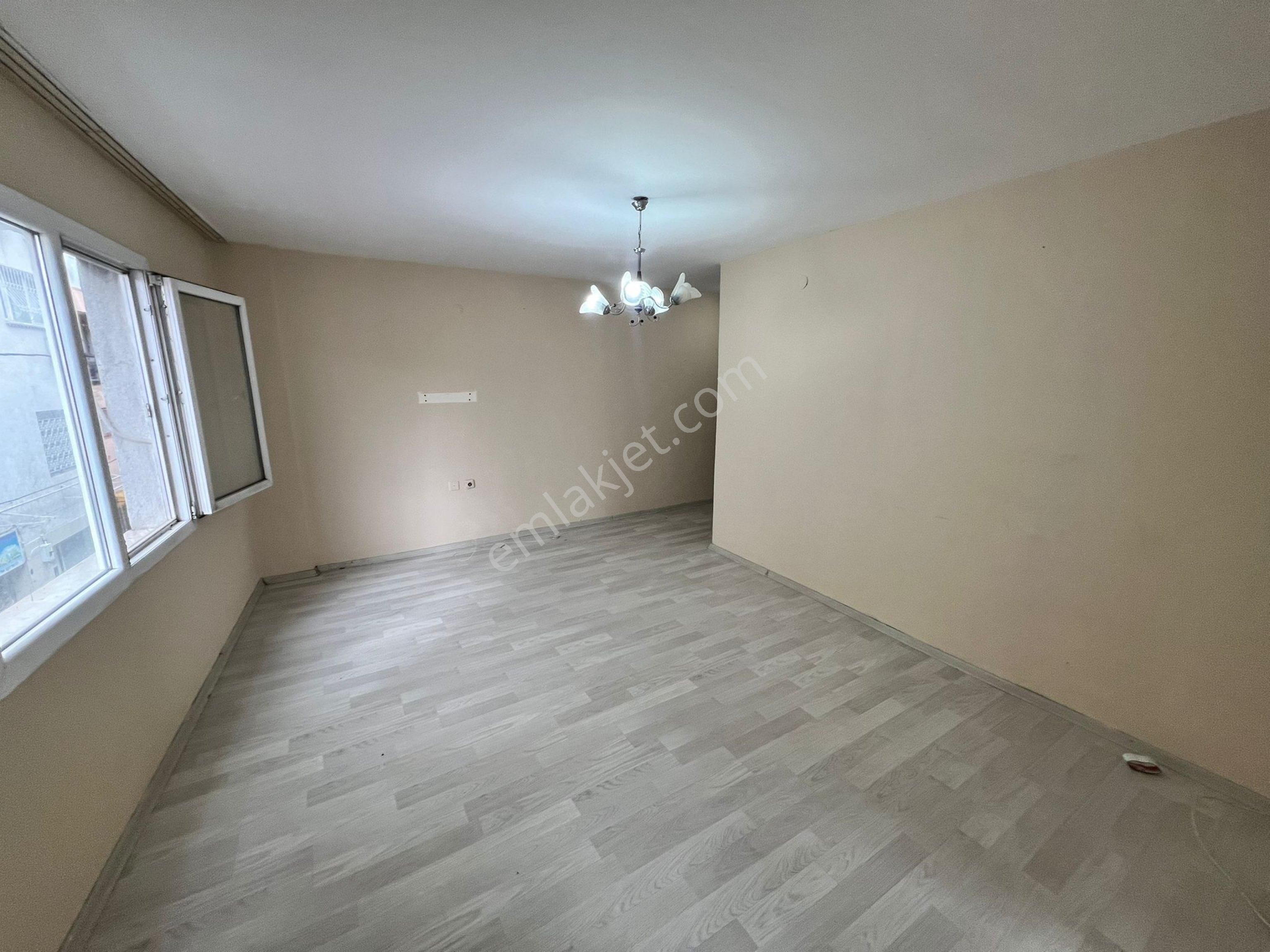 Eşrefpaşa Evlendirme Dairesine Yakın 1 + 1 Kiralık Daire - Görsel 5