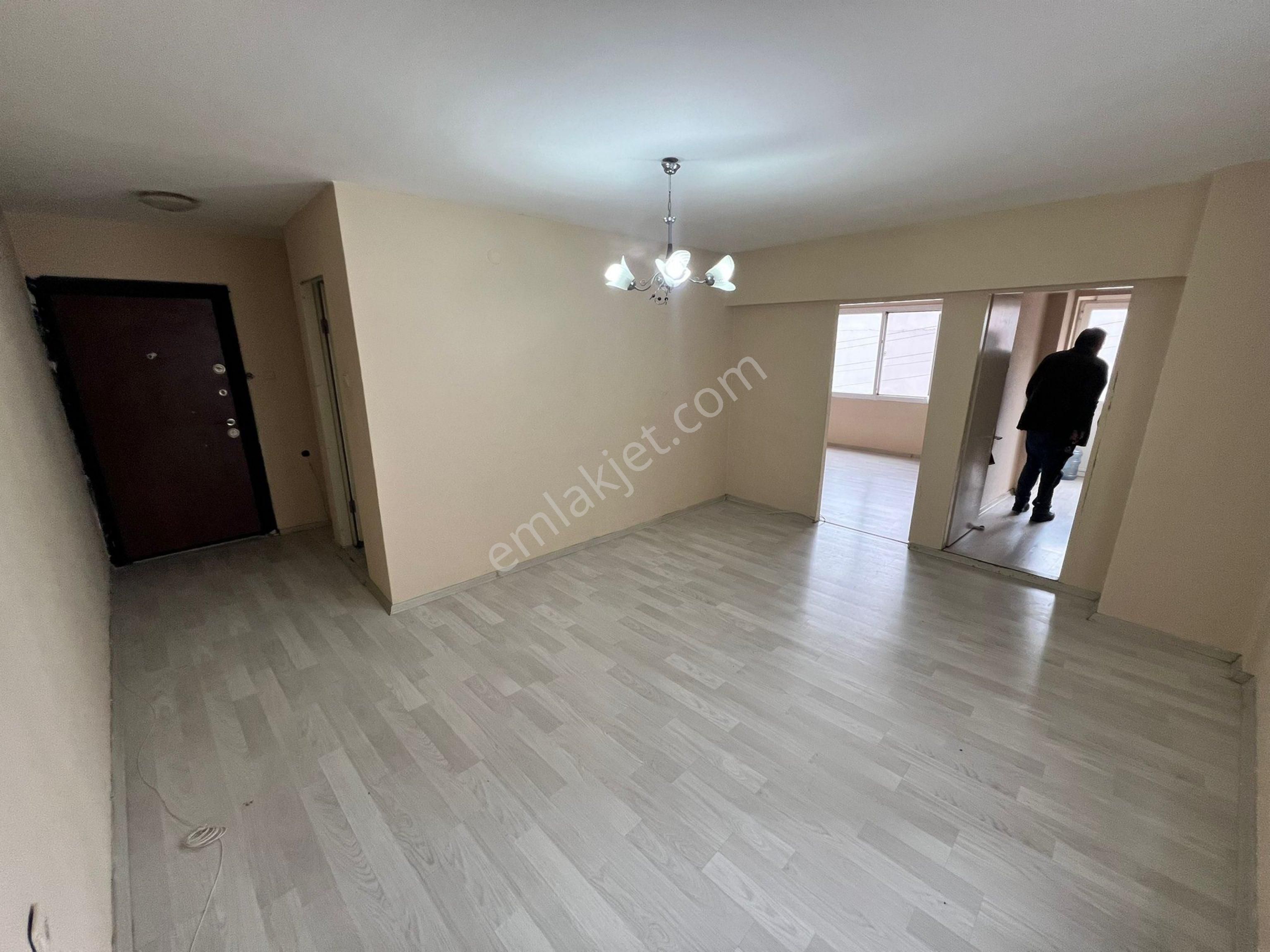 Eşrefpaşa Evlendirme Dairesine Yakın 1 + 1 Kiralık Daire - Görsel 17