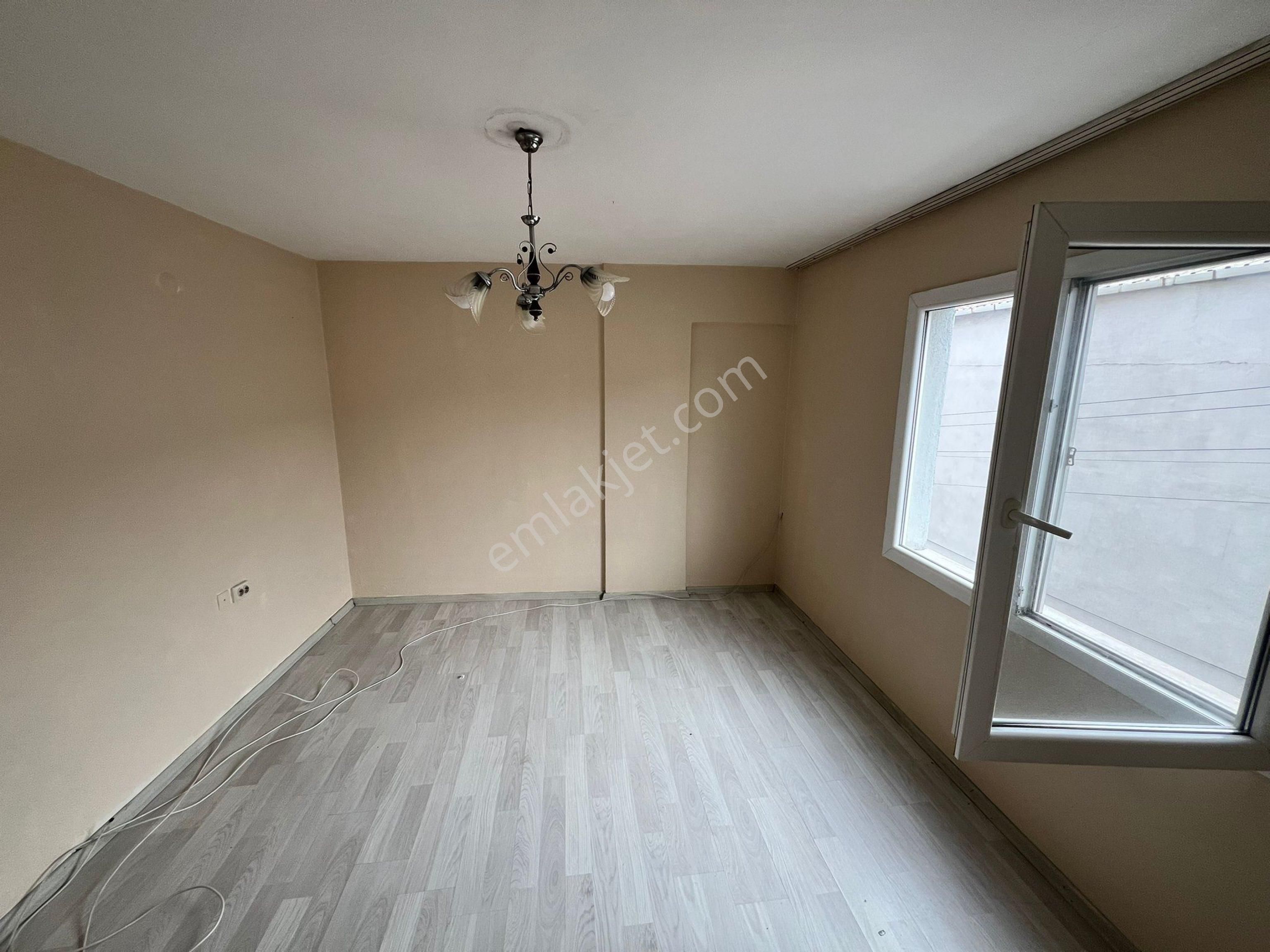 Eşrefpaşa Evlendirme Dairesine Yakın 1 + 1 Kiralık Daire - Görsel 12