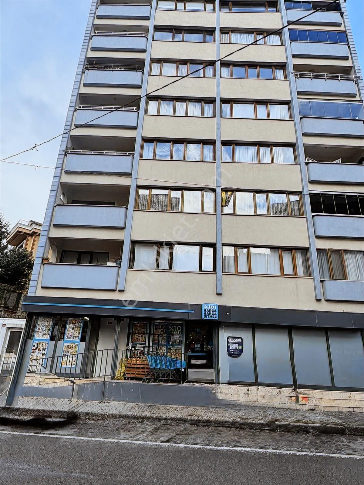 Kartal Ana Cadde Kurumsal Kiracılı 250 M2 Satılık Dükkan