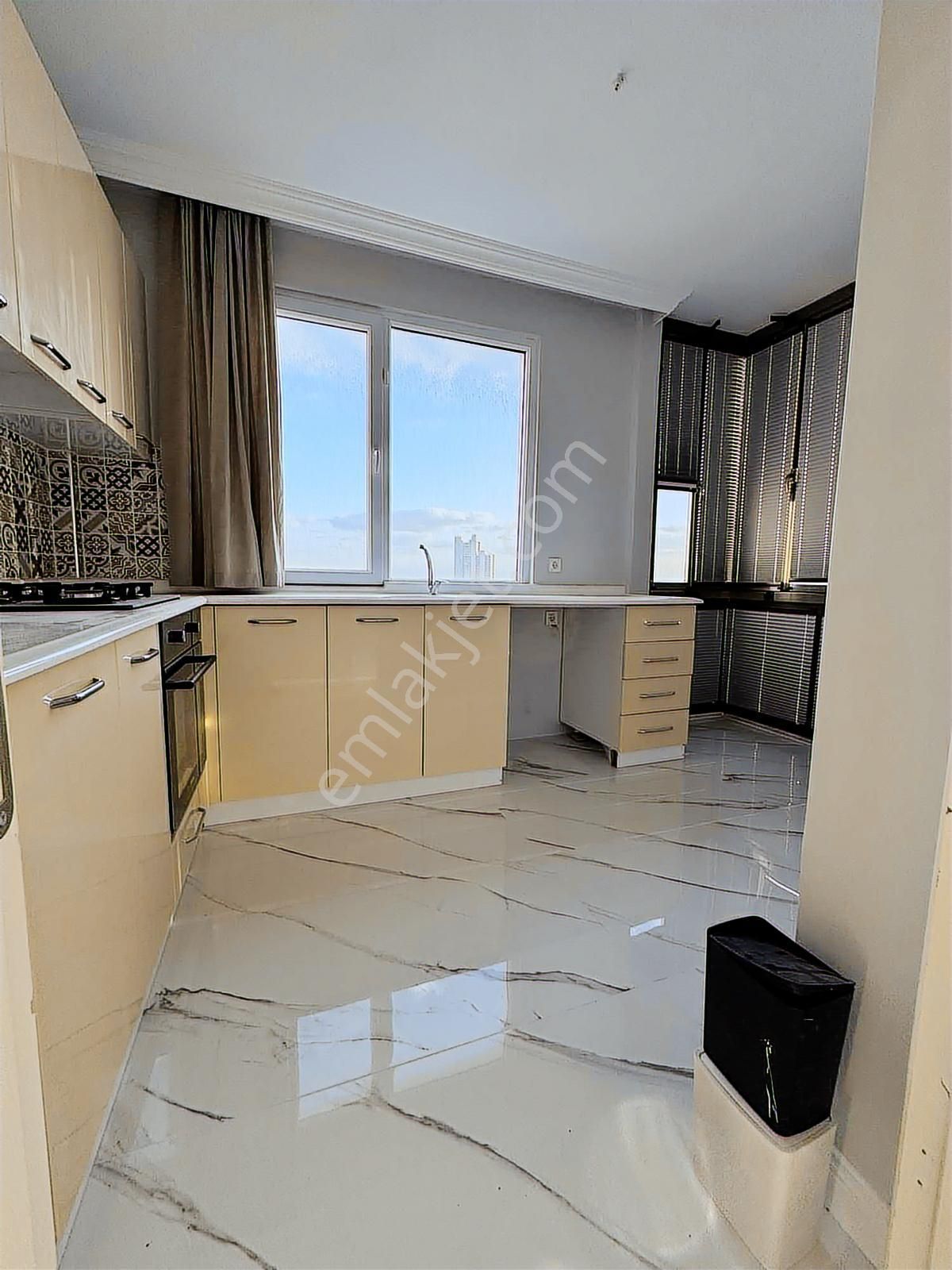 Kartal 2+1 Kiralık Daire Metro 5 Dk Deniz Manzaralı Site İçi - Görsel 34