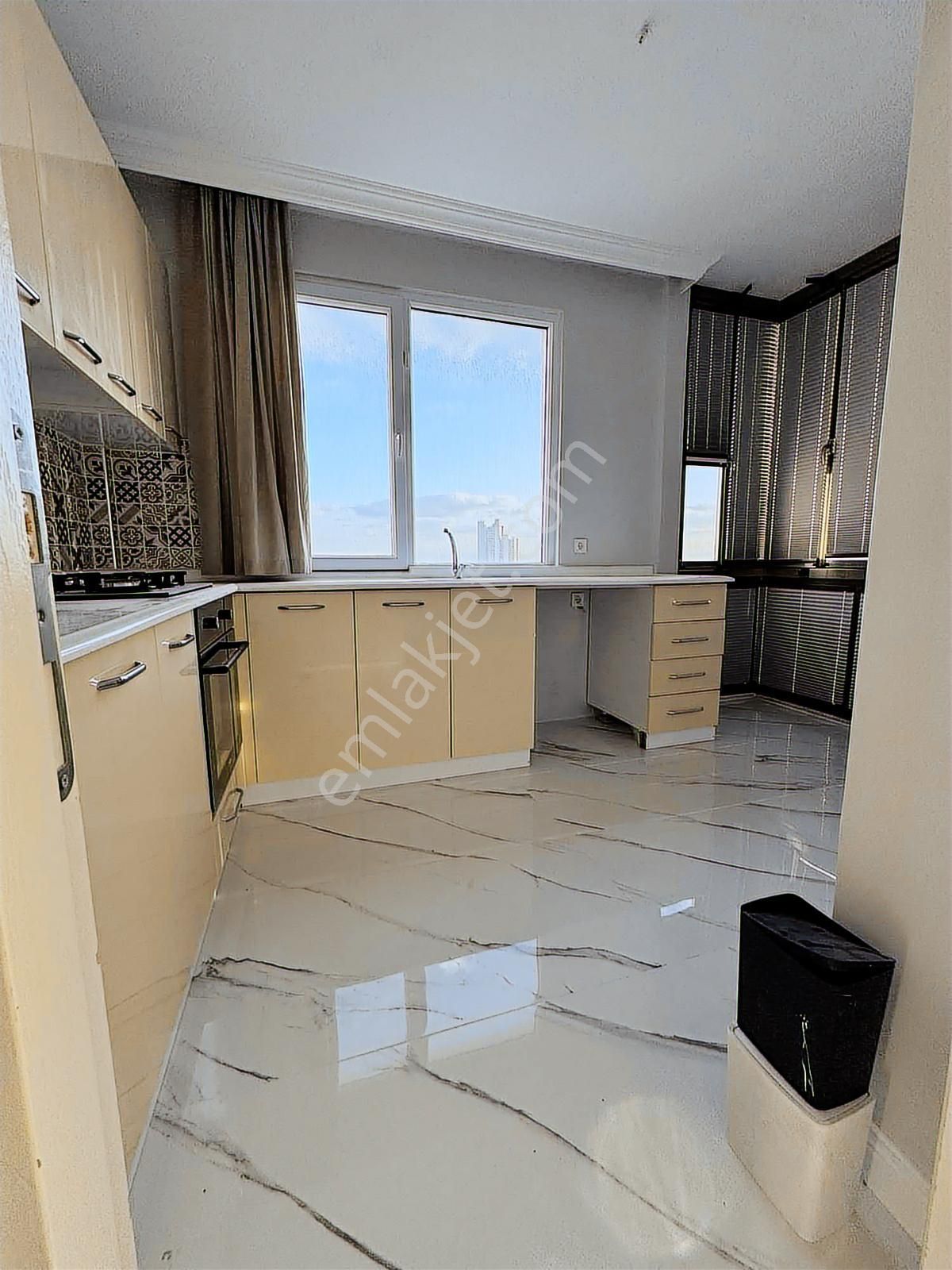 Kartal 2+1 Kiralık Daire Metro 5 Dk Deniz Manzaralı Site İçi - Görsel 15