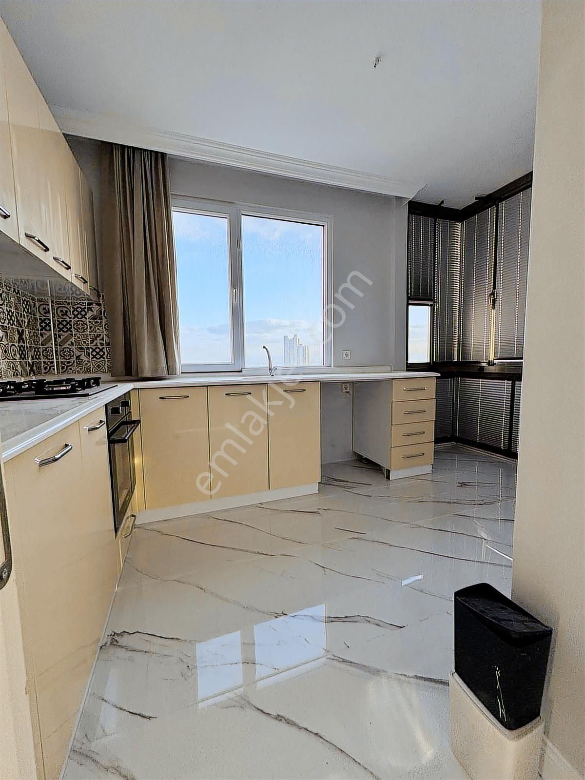 Kartal 2+1 Kiralık Daire Metro 5 Dk Deniz Manzaralı Site İçi - Görsel 16