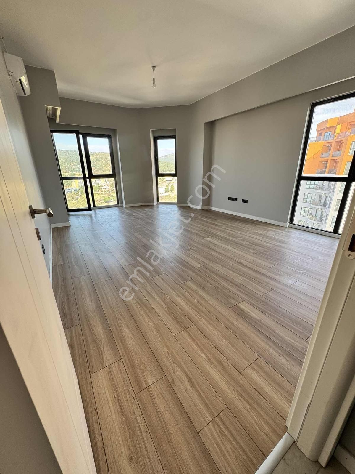 Kartal Dünya Şehir Deniz Manzara 2+1 Kiralık Site Ebeveyn Banyo - Görsel 16